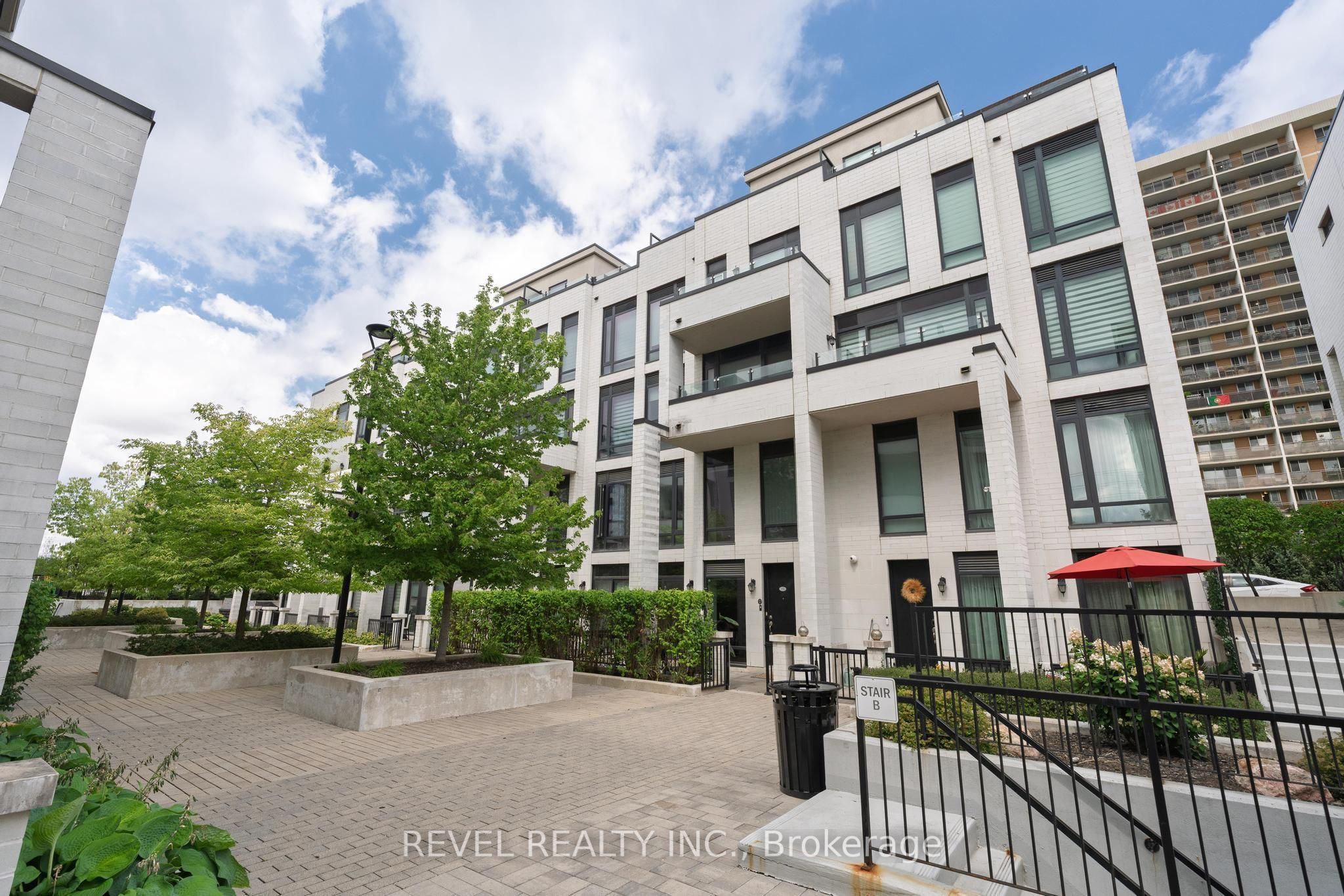 136 Widdicombe Hill Boulevard 108, Toronto, ON M9R 0A9 photo 5