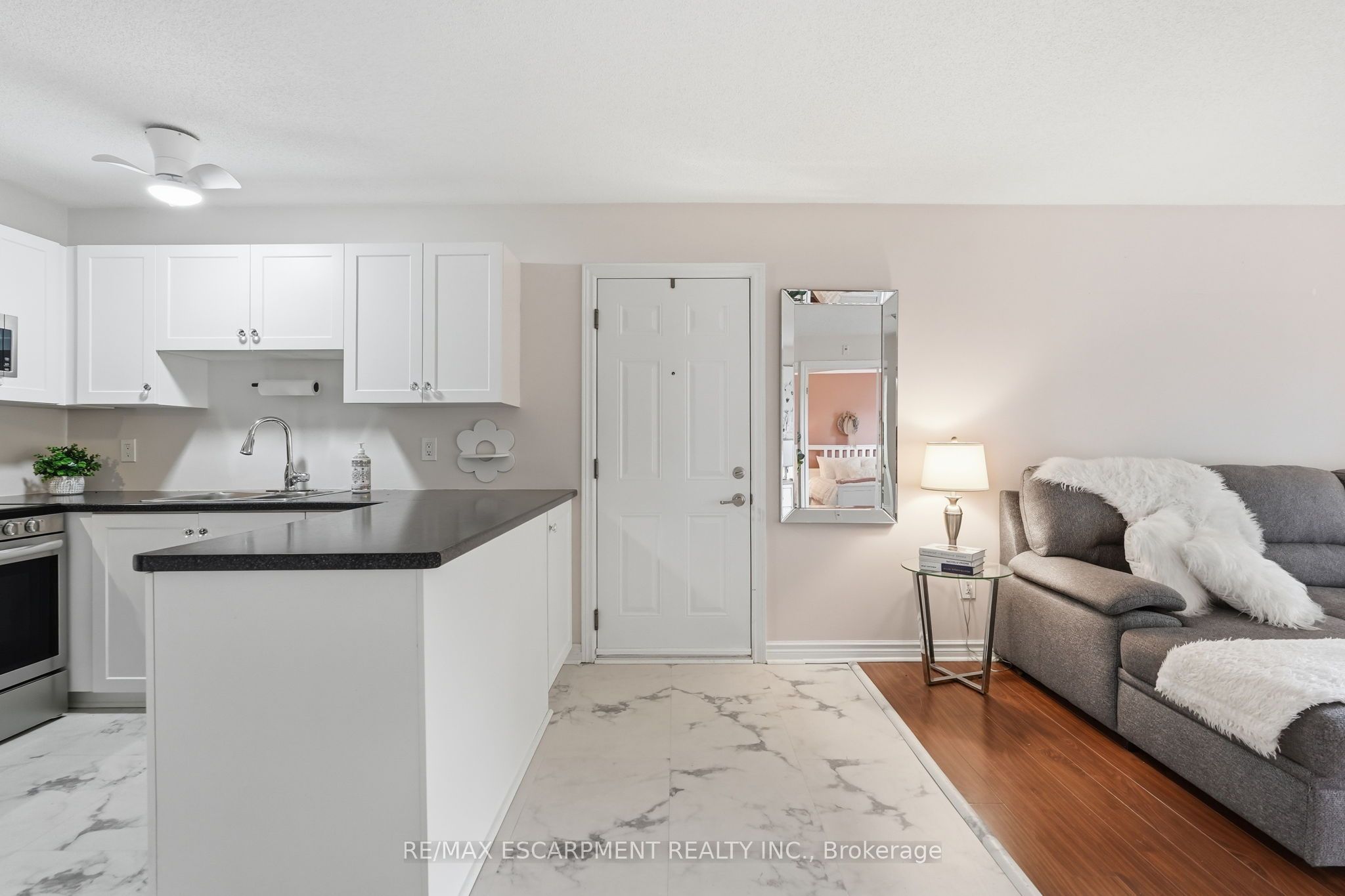 2030 Cleaver Avenue 322, Burlington, ON L7M 4C3 photo 2