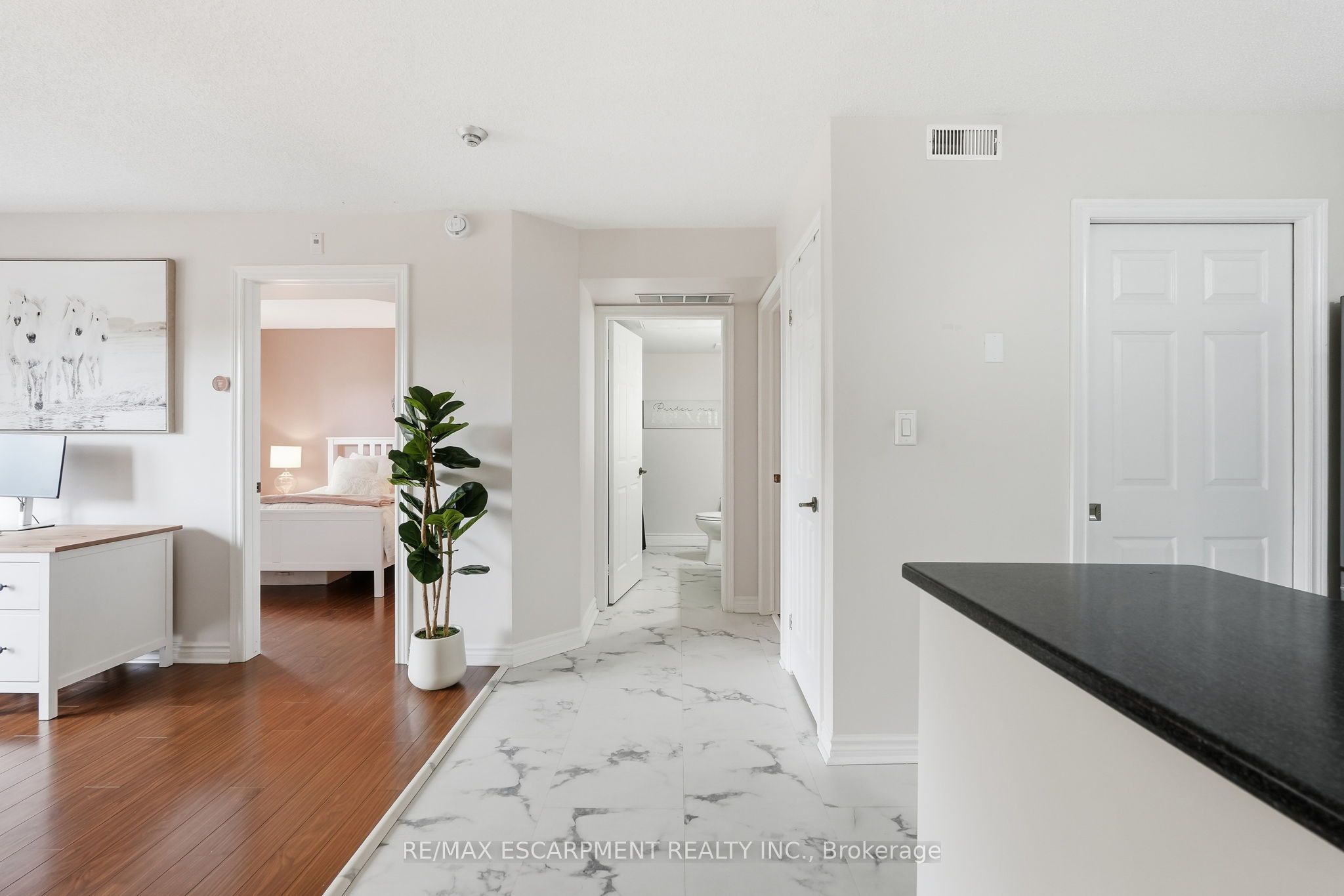 2030 Cleaver Avenue 322, Burlington, ON L7M 4C3 photo 3