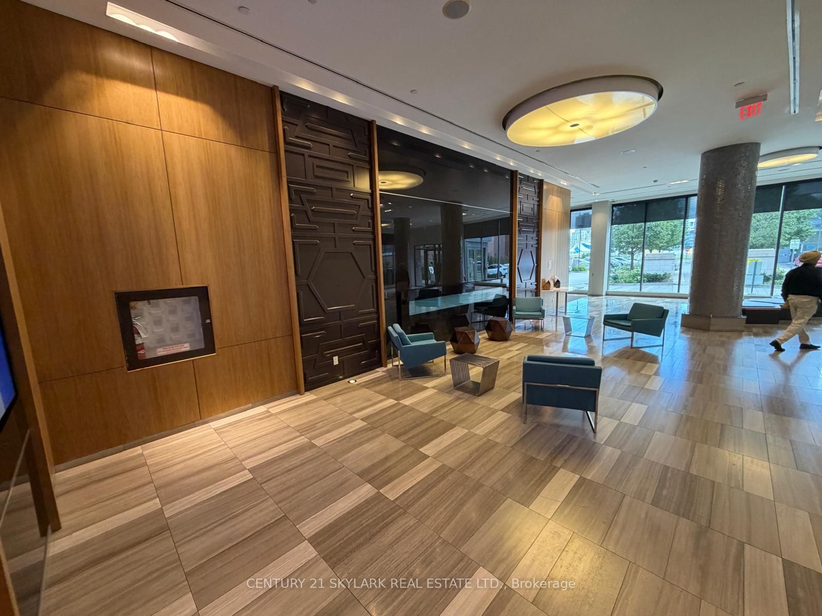 36 Parklawn Road 1510, Toronto, ON M8Y 3H8 photo 2