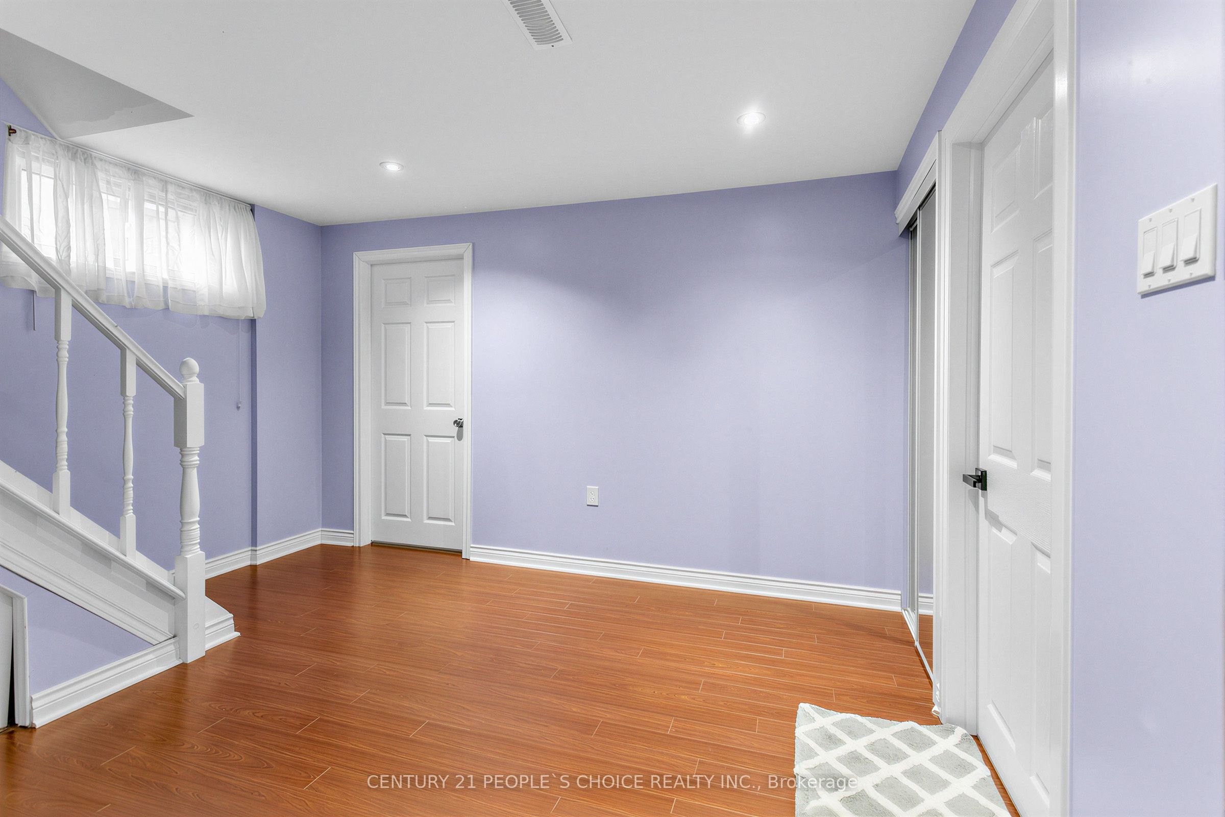 42 Dixfield Drive LOWER, Toronto, ON M9C 4J1 photo 5