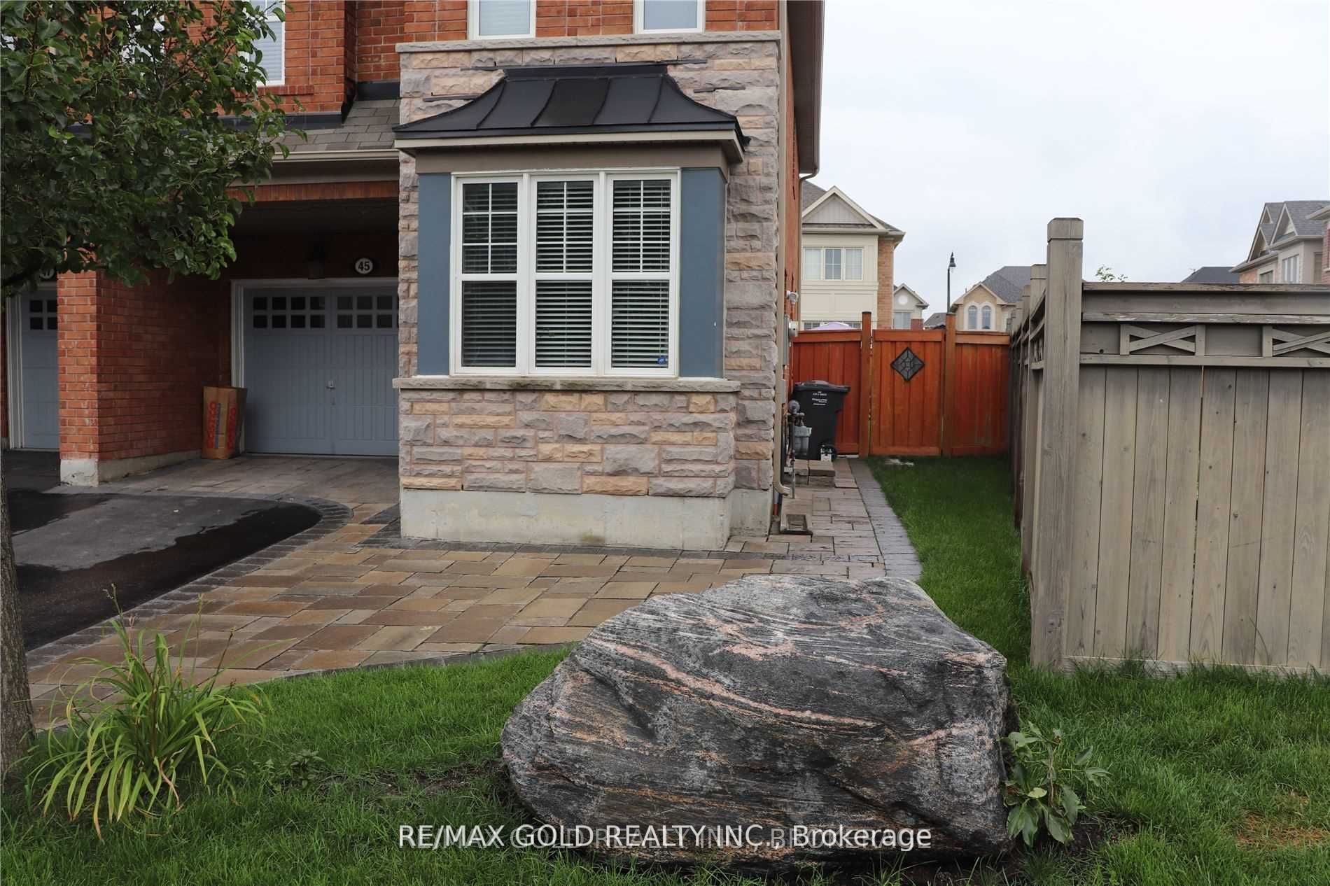 45 Biddens Square, Brampton, ON L6P 3P9 photo 2