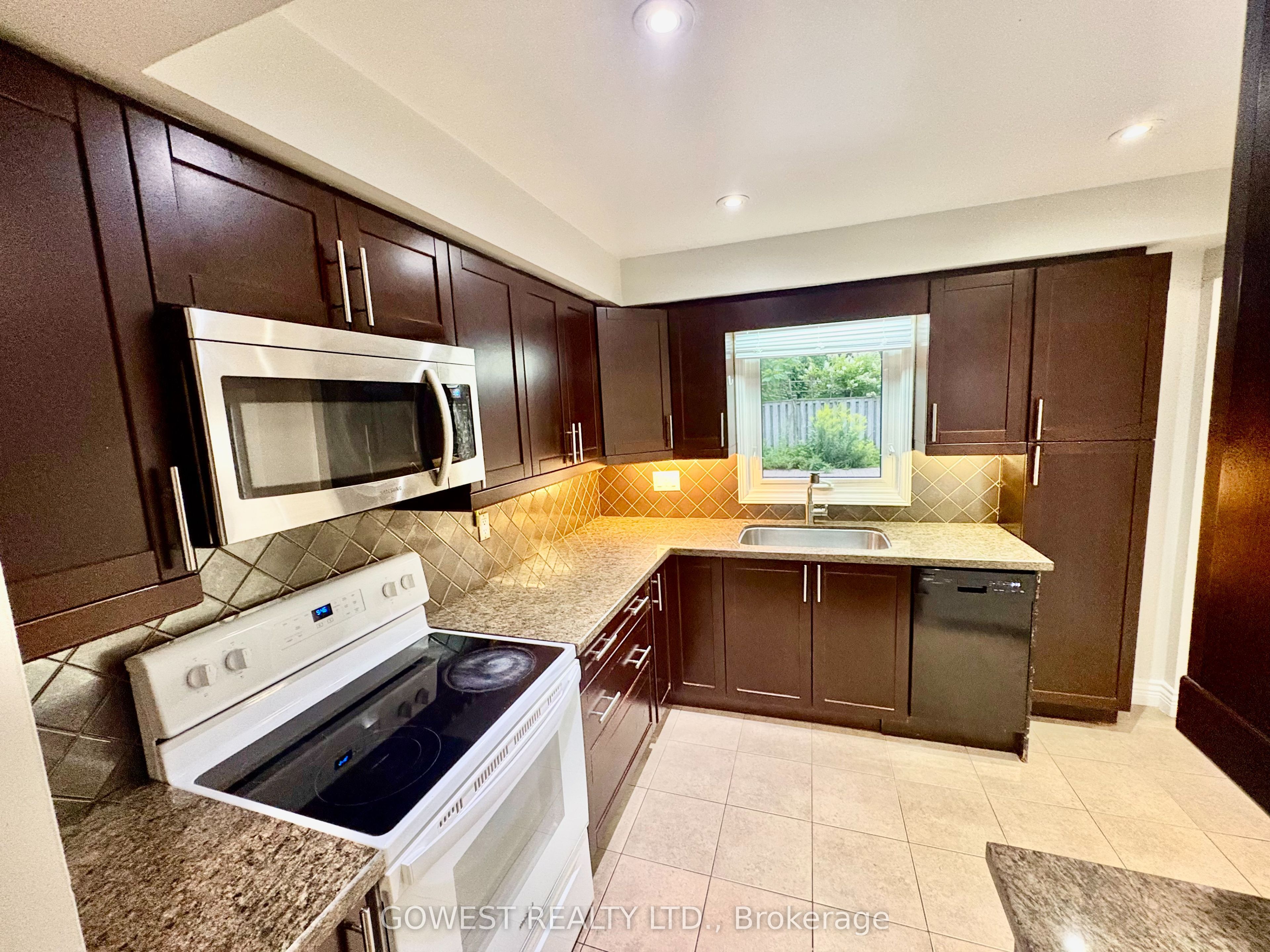 4138 Independence Avenue, Mississauga, ON L4Z 2T4 photo 2