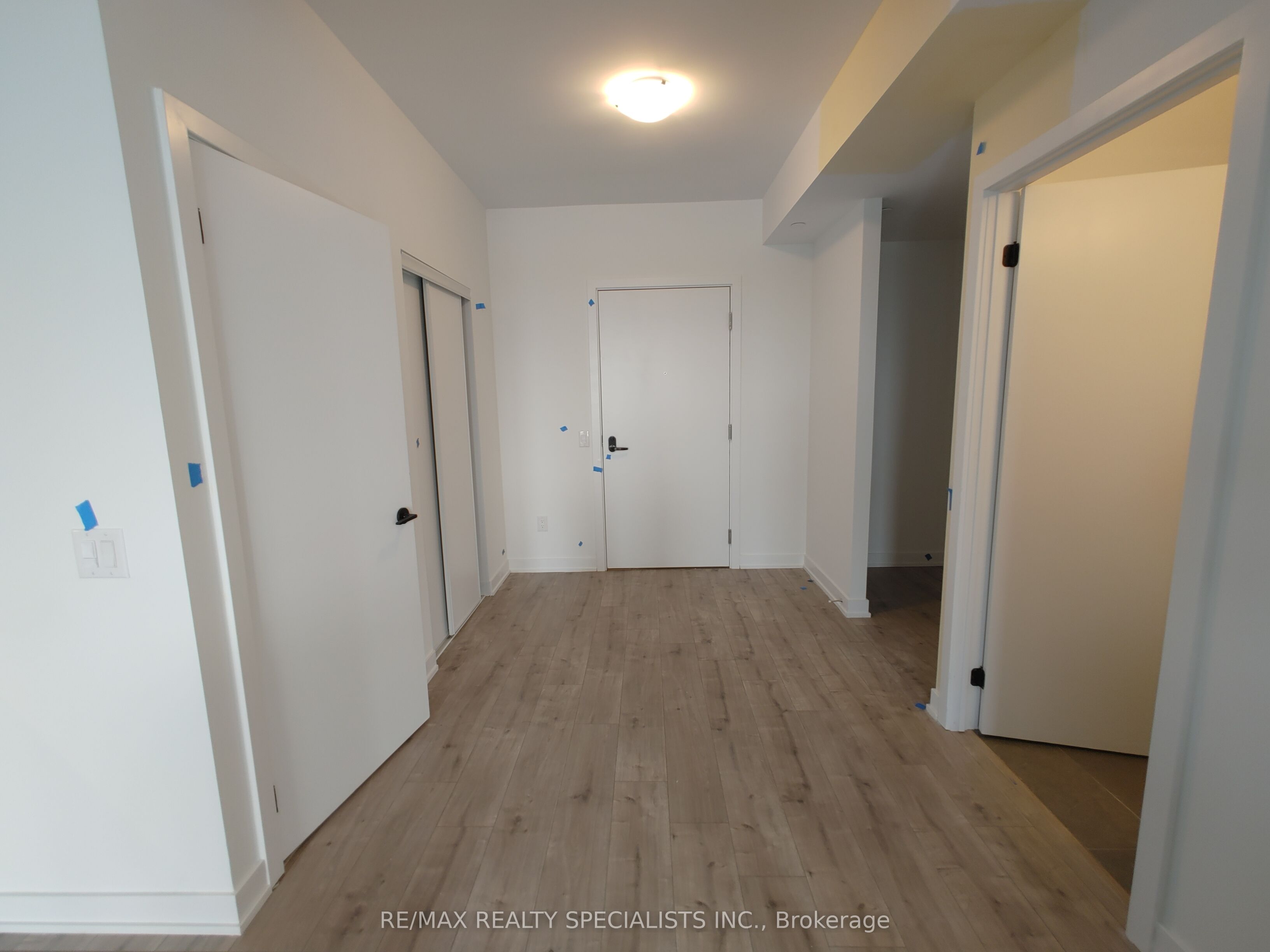 220 MISSINNIHE Way 1302, Mississauga, ON L5H 0A9 photo 4