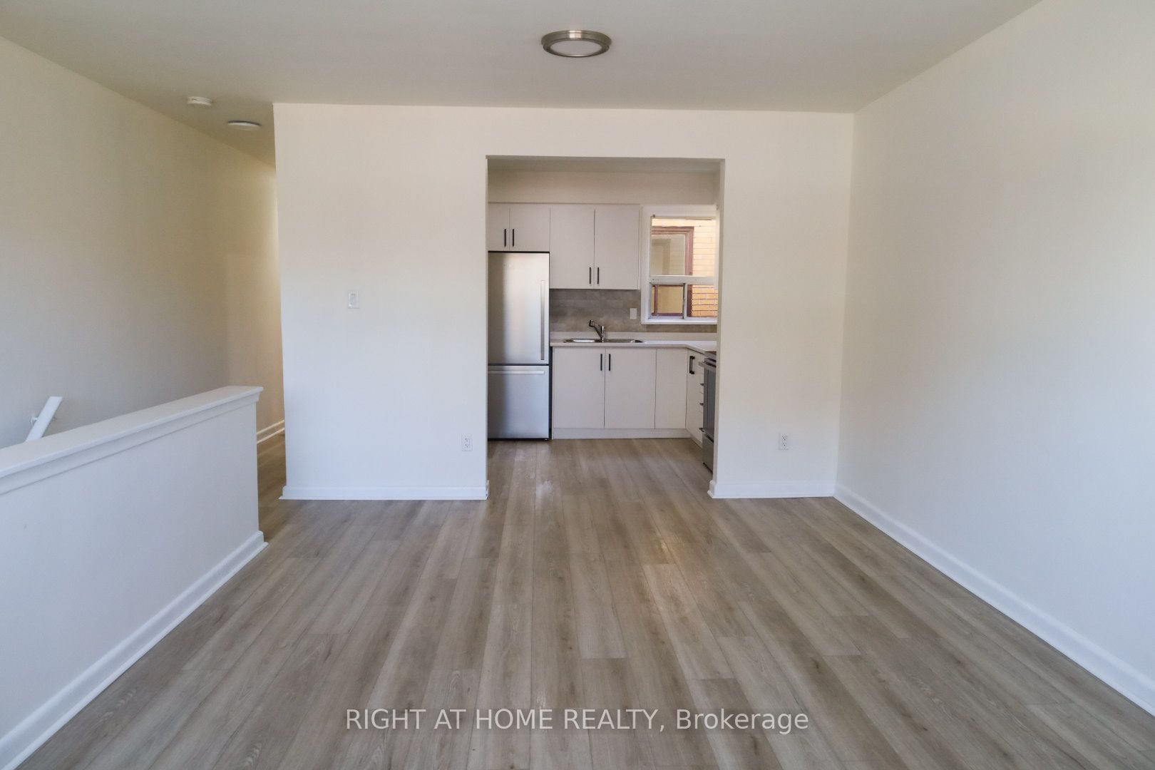 553 Rogers Road, Toronto, ON M6M 1B4 photo 5