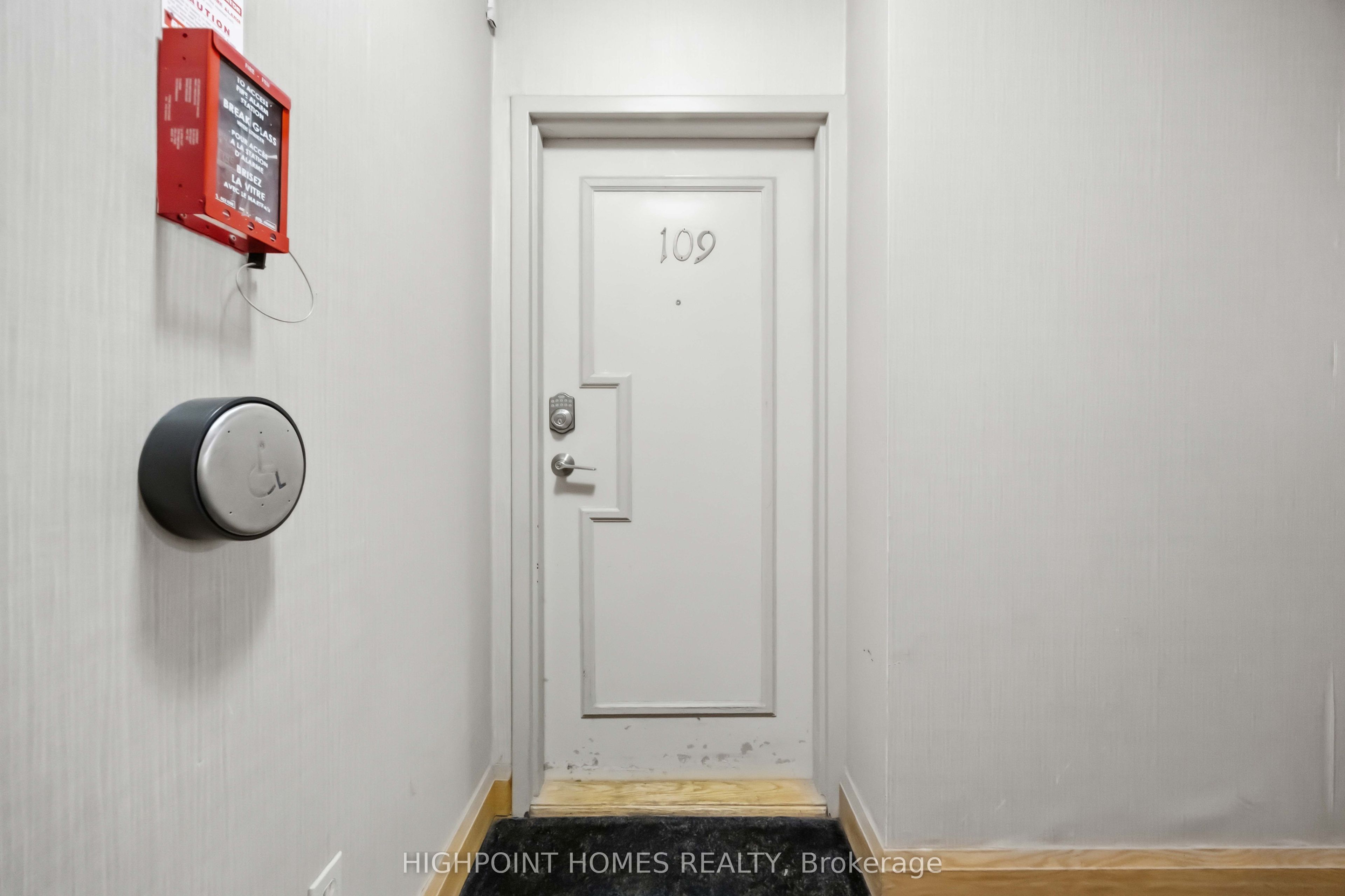 10 Martha Eaton Way 109, Toronto, ON M6M 5B3 photo 5