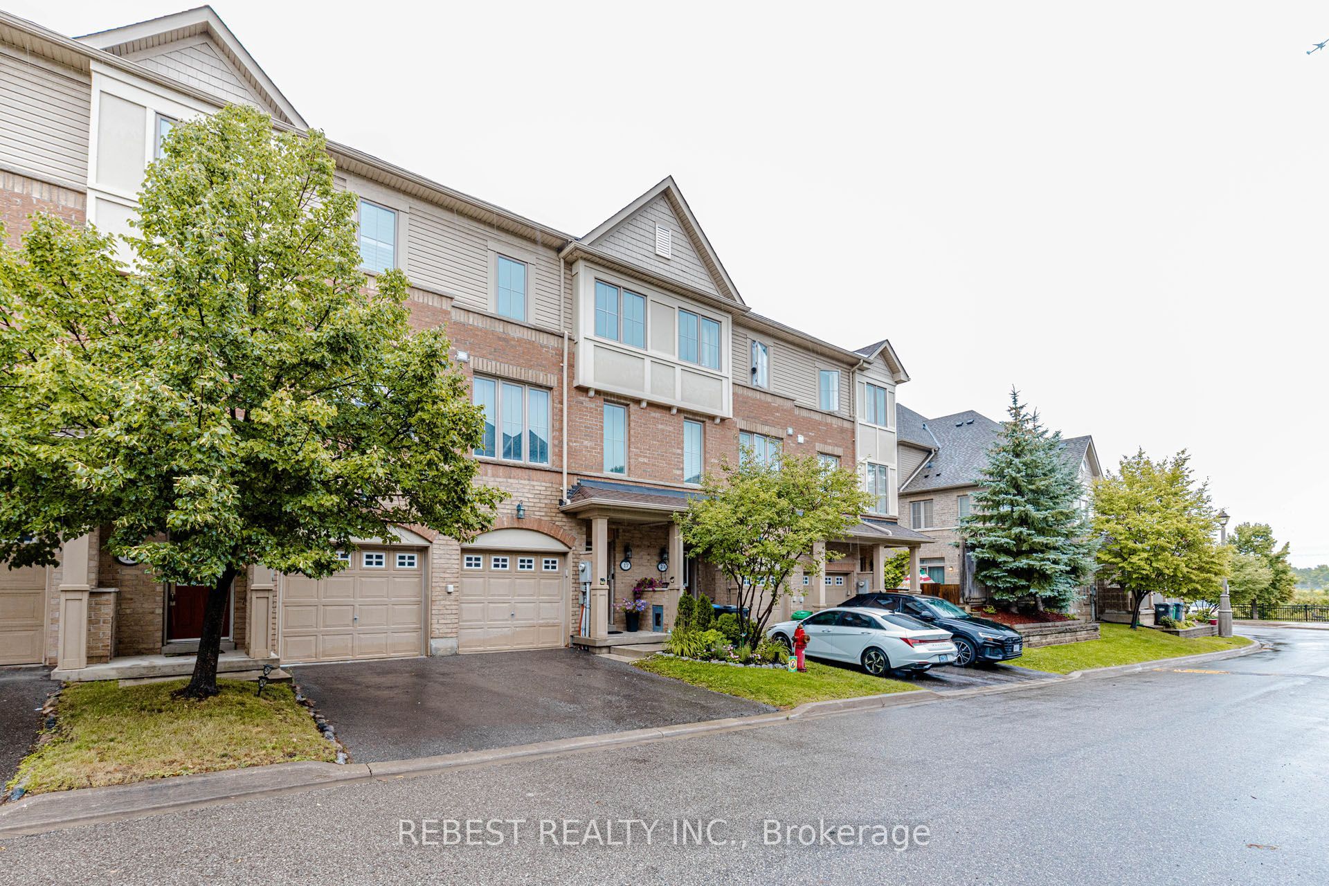 15 Cailiff Street, Brampton, ON L6Y 0P9 photo 2