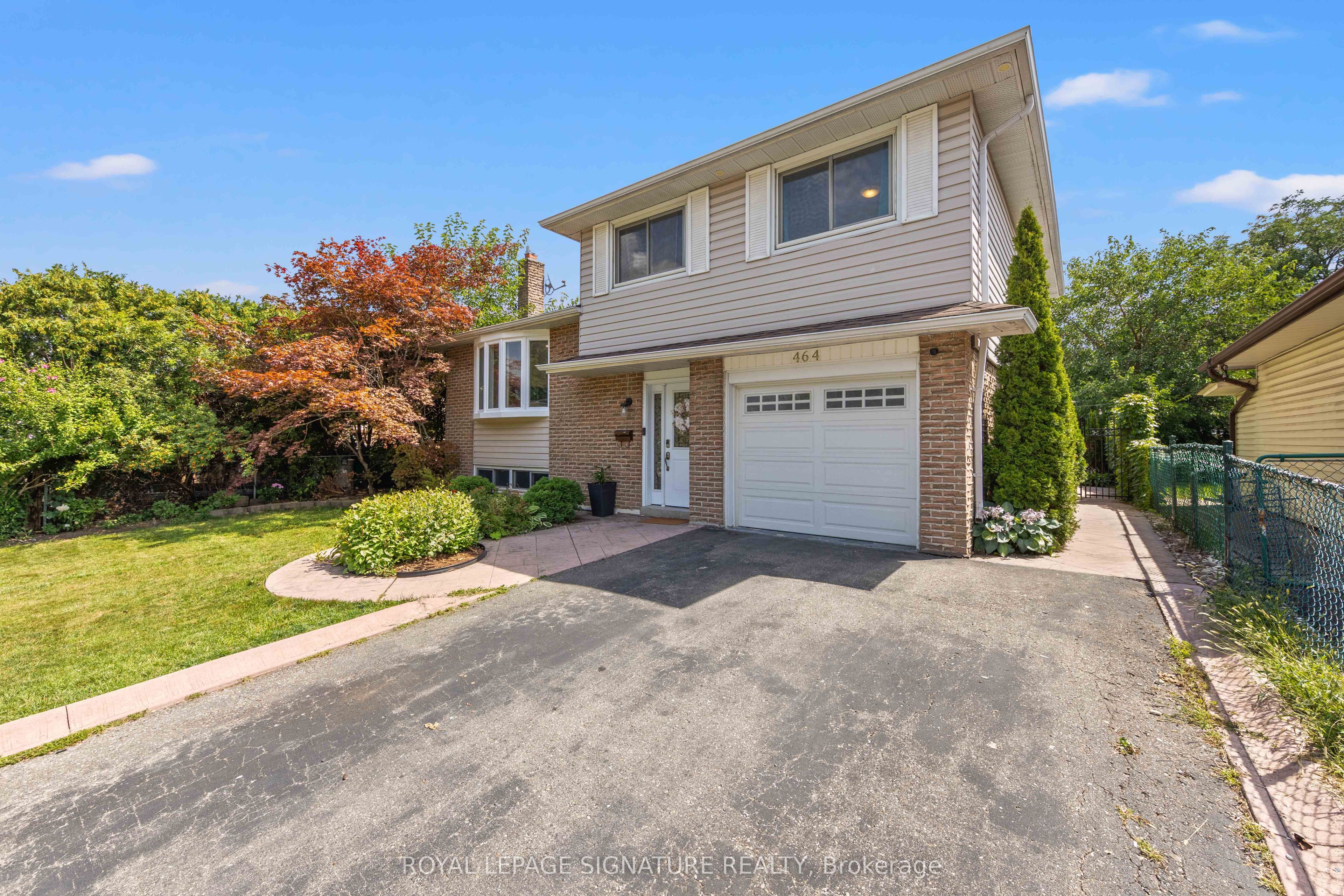 464 Bartley Bull Parkway, Brampton, ON L6W 2M8 photo 2