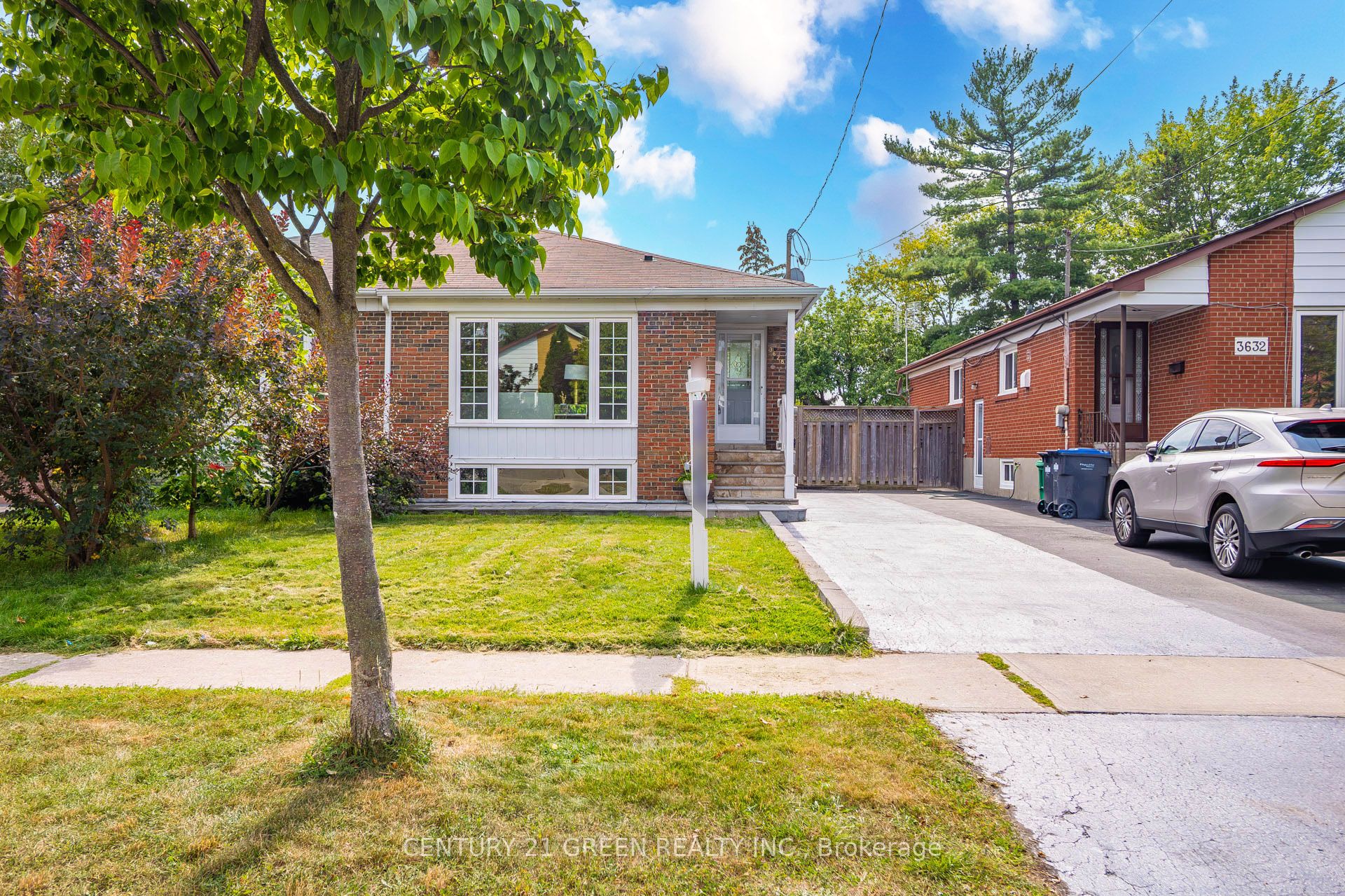 3628 Anniversary Road, Mississauga, ON L5C 2G1 photo 2