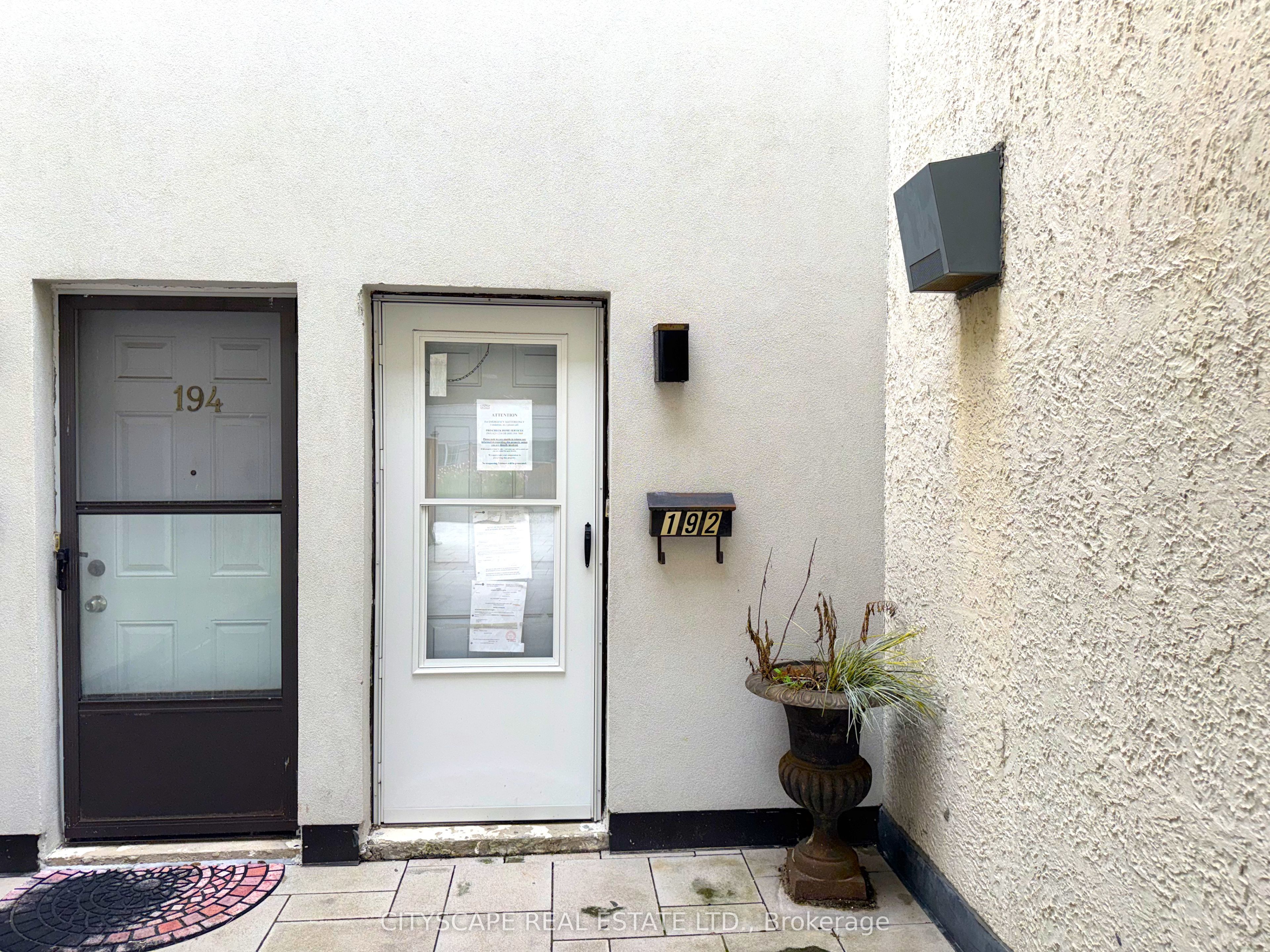 1055 Dundas Street E 192, Mississauga, ON L4Y 3X6 photo 2