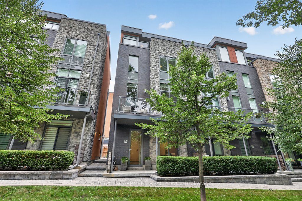 21 Godfreys Lane, Mississauga, ON L5H 2T1
