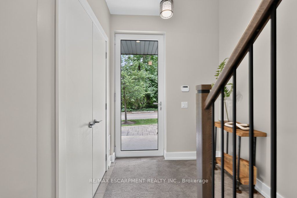 21 Godfreys Lane, Mississauga, ON L5H 2T1 photo 4