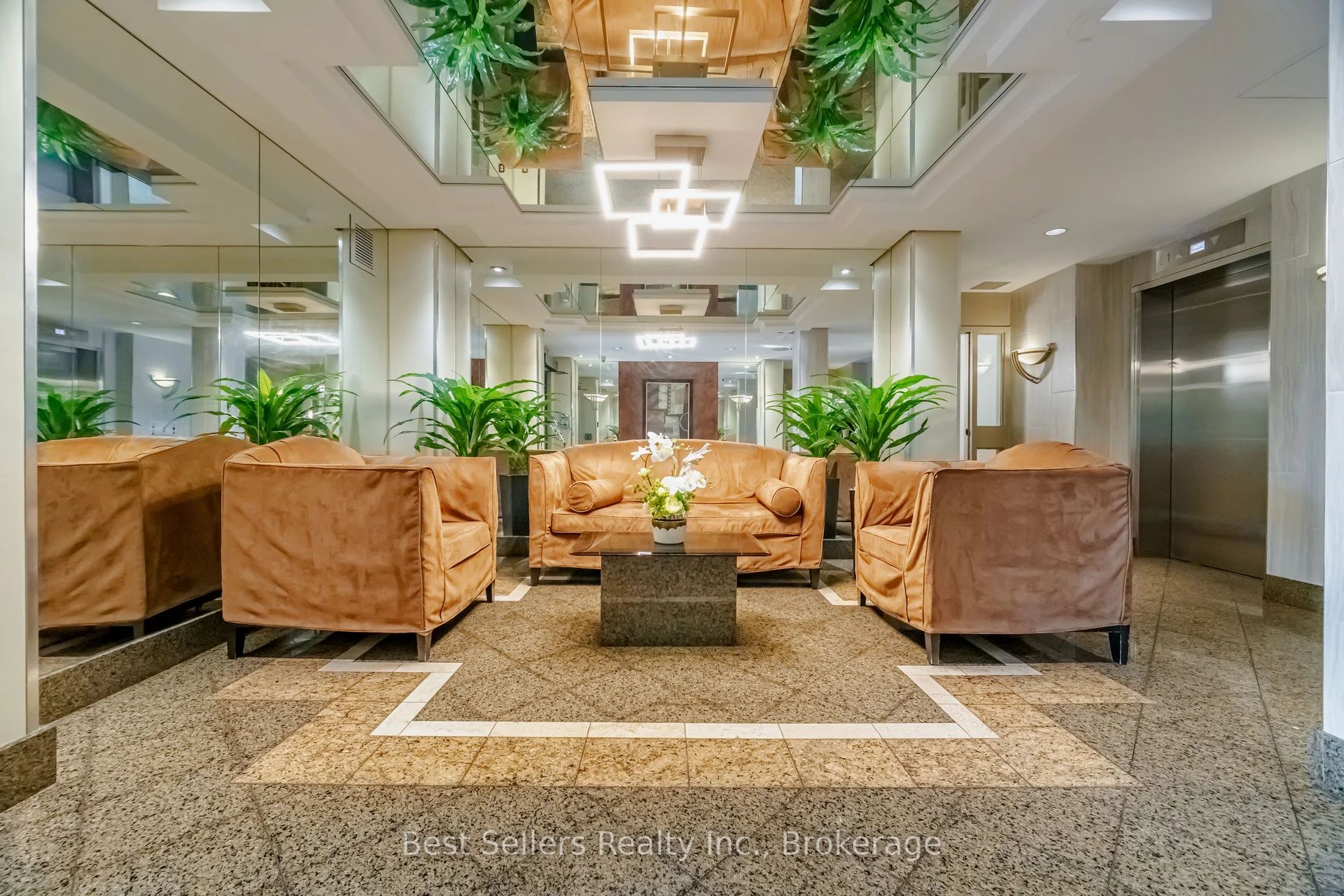 2091 Hurontario Street 411, Mississauga, ON L5A 4E6 photo 4