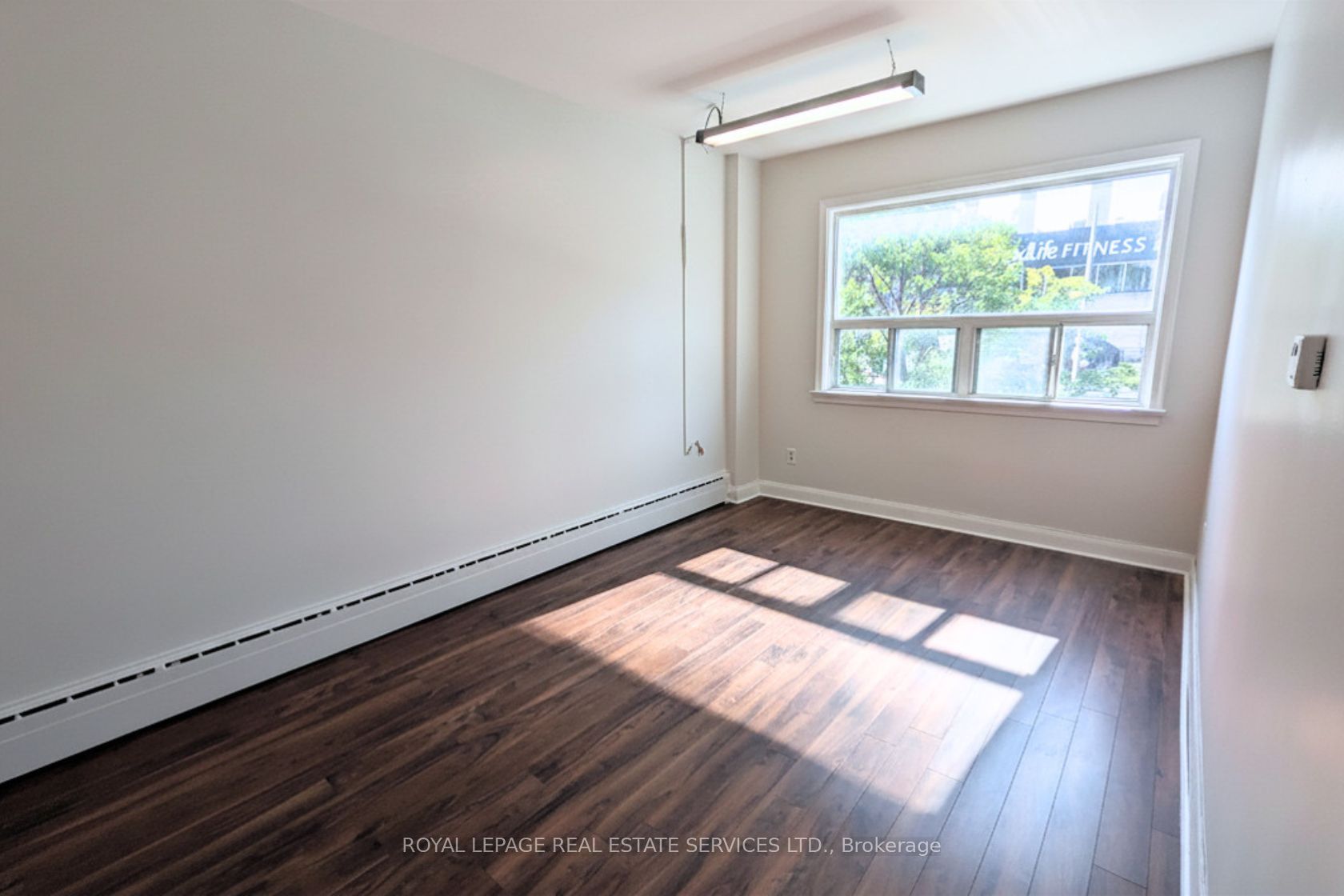 3367 Bloor Street W 1, Toronto, ON M8X 1G2 photo 4