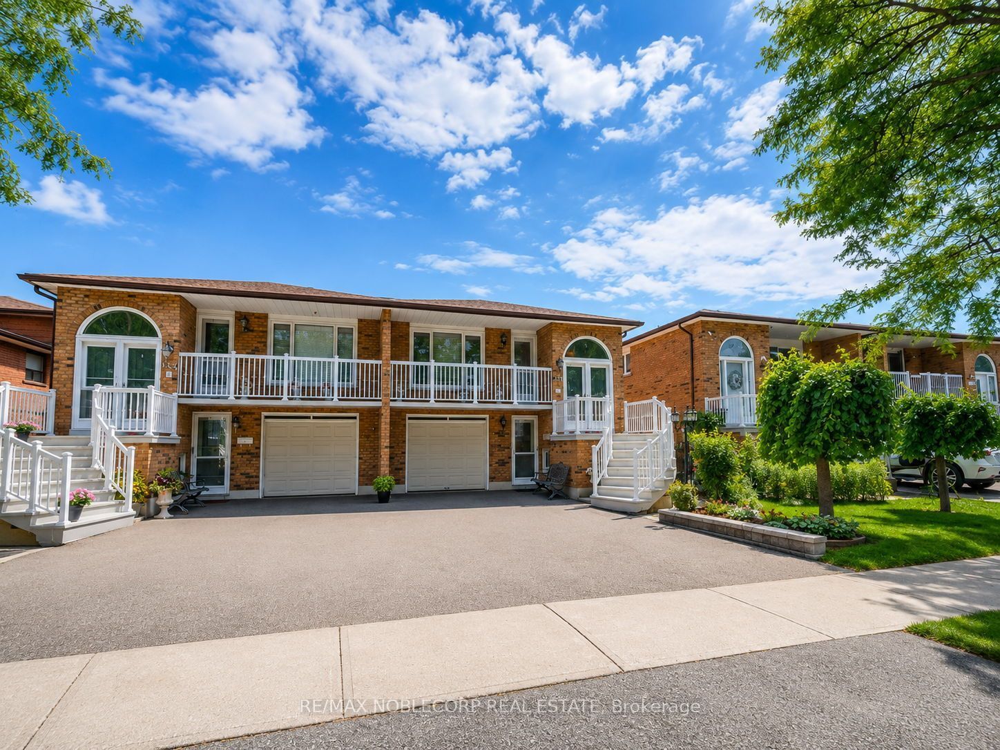 131 Yatescastle Drive, Toronto, ON M3L 2L4 photo 2