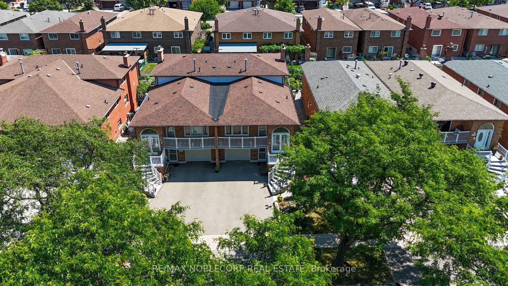 131 Yatescastle Drive, Toronto, ON M3L 2L4 photo 3