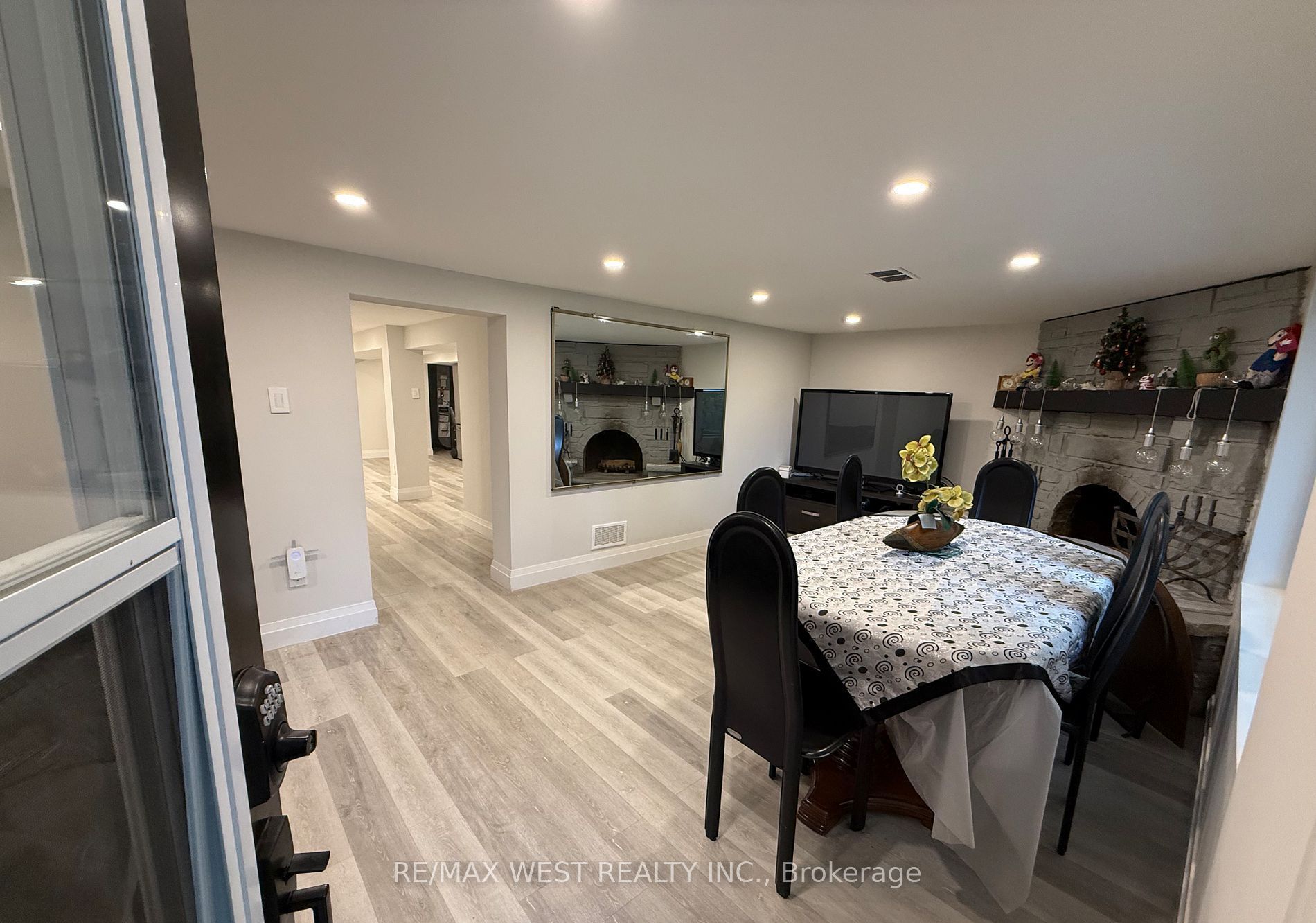 81 Freemont Avenue Basement, Toronto, ON M9P 2W7 photo 5