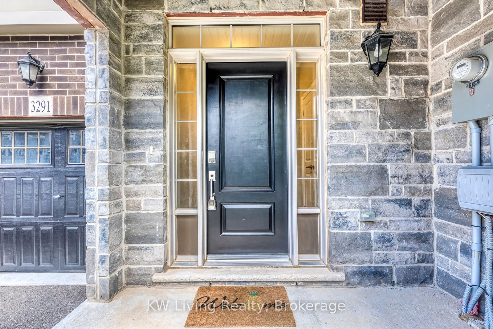 3291 Mockingbird Common, Oakville, ON L6H 0W9 photo 2