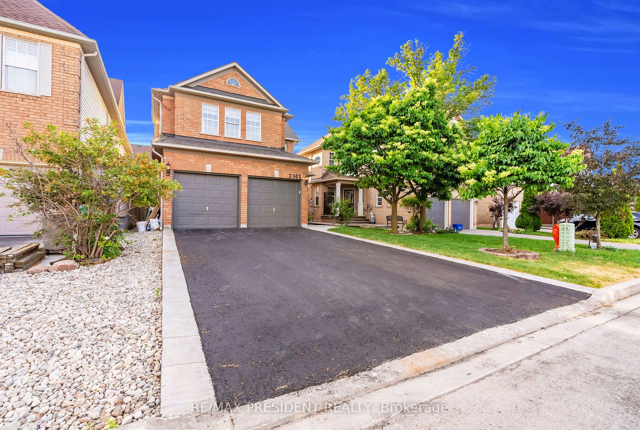 2362 Bankside Drive, Mississauga, ON L5M 6E3 photo 2