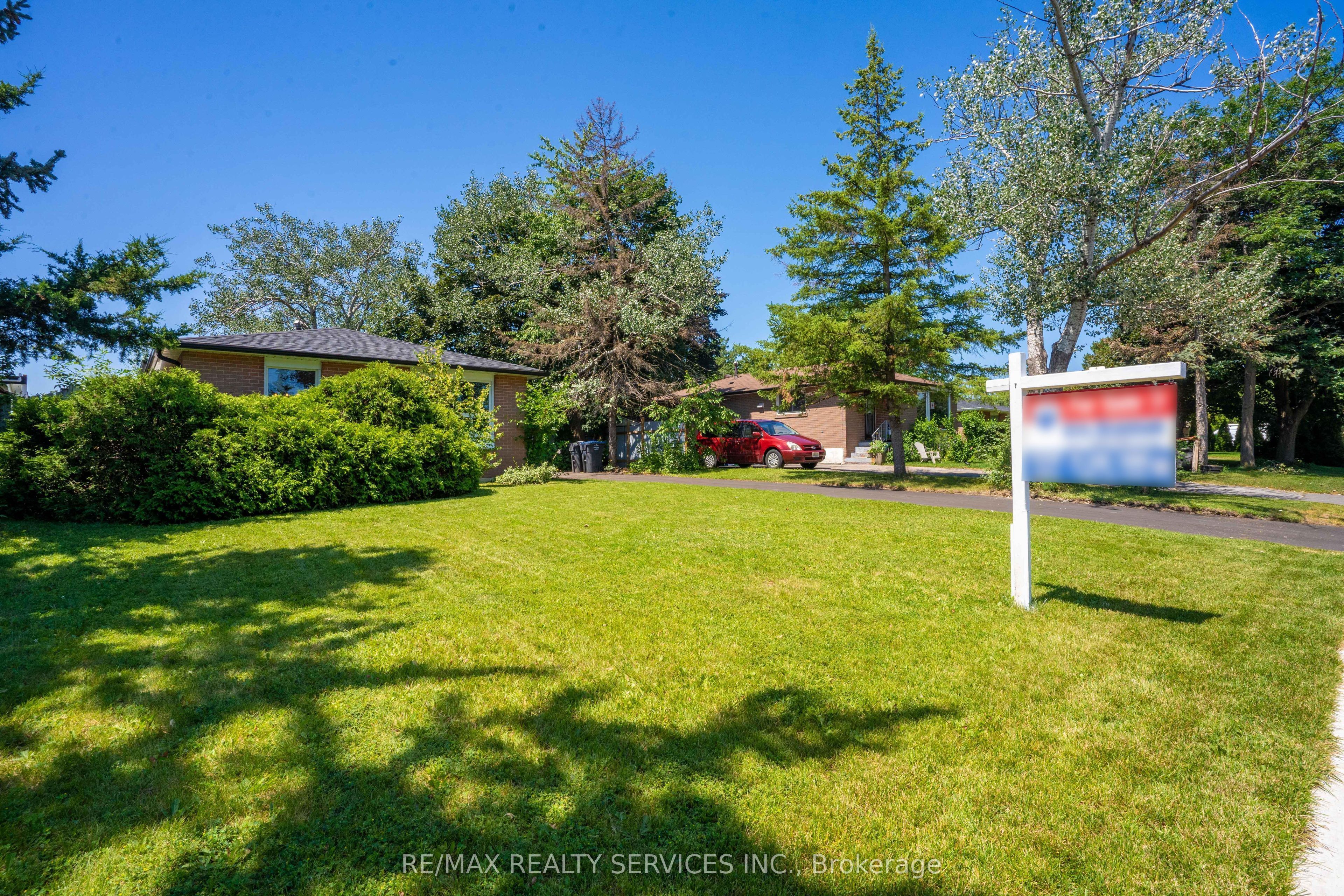 23 Fidelia Crescent Upper Level, Brampton, ON L6T 3P7 photo 3