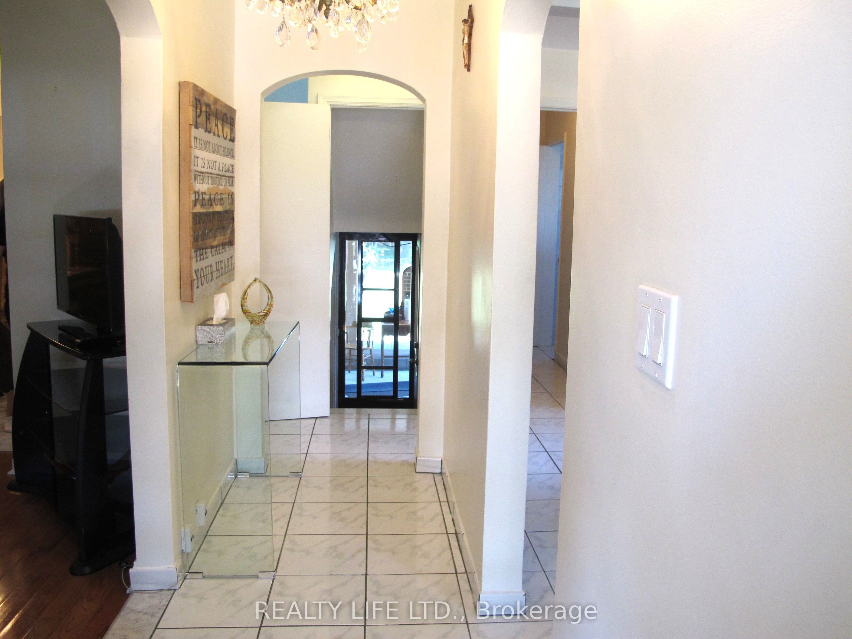 4 Rosalie Avenue, Toronto, ON M3L 1C5 photo 3