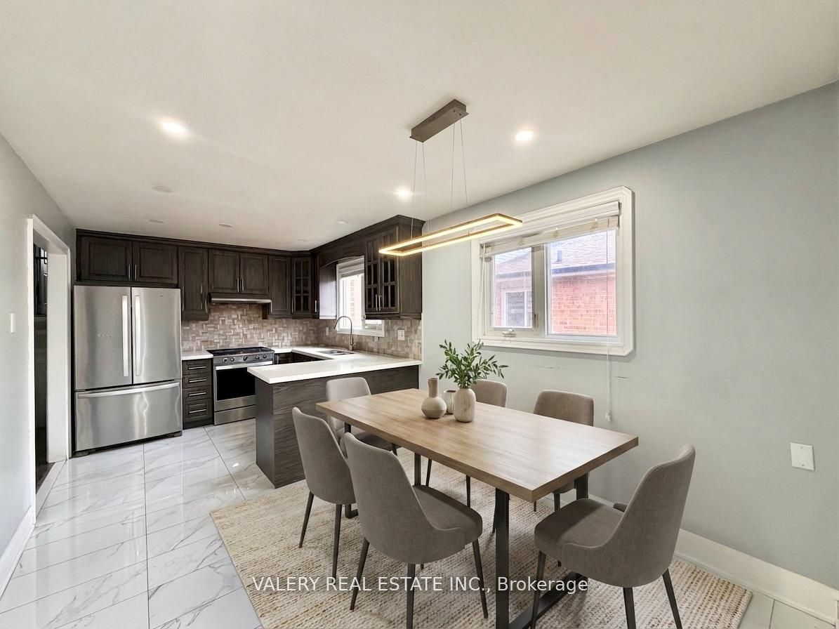 72 Dantek Court, Brampton, ON L6V 3T4 photo 3