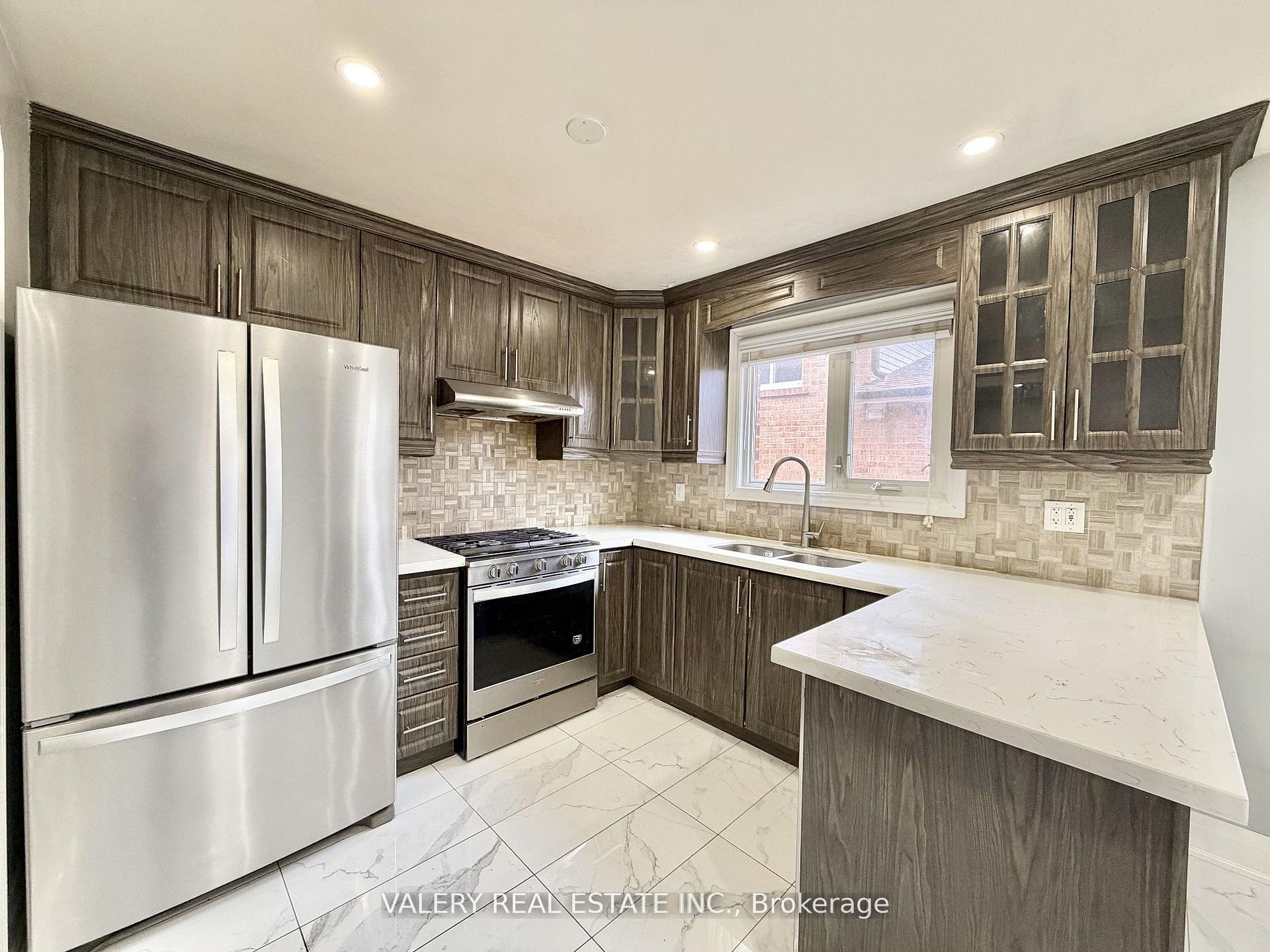 72 Dantek Court, Brampton, ON L6V 3T4 photo 4