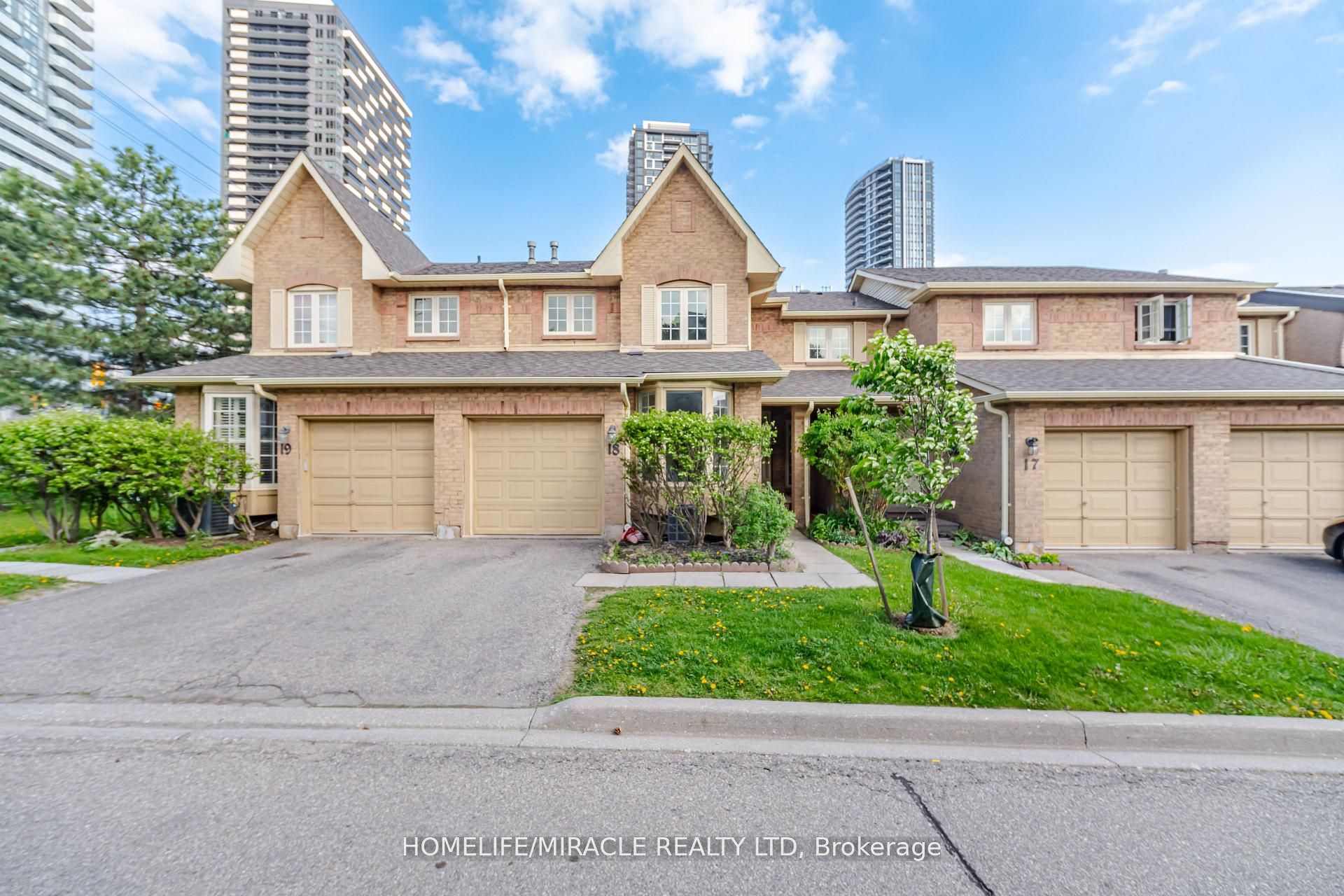 35 Ceremonial Drive 18, Mississauga, ON L5R 3G6 photo 4