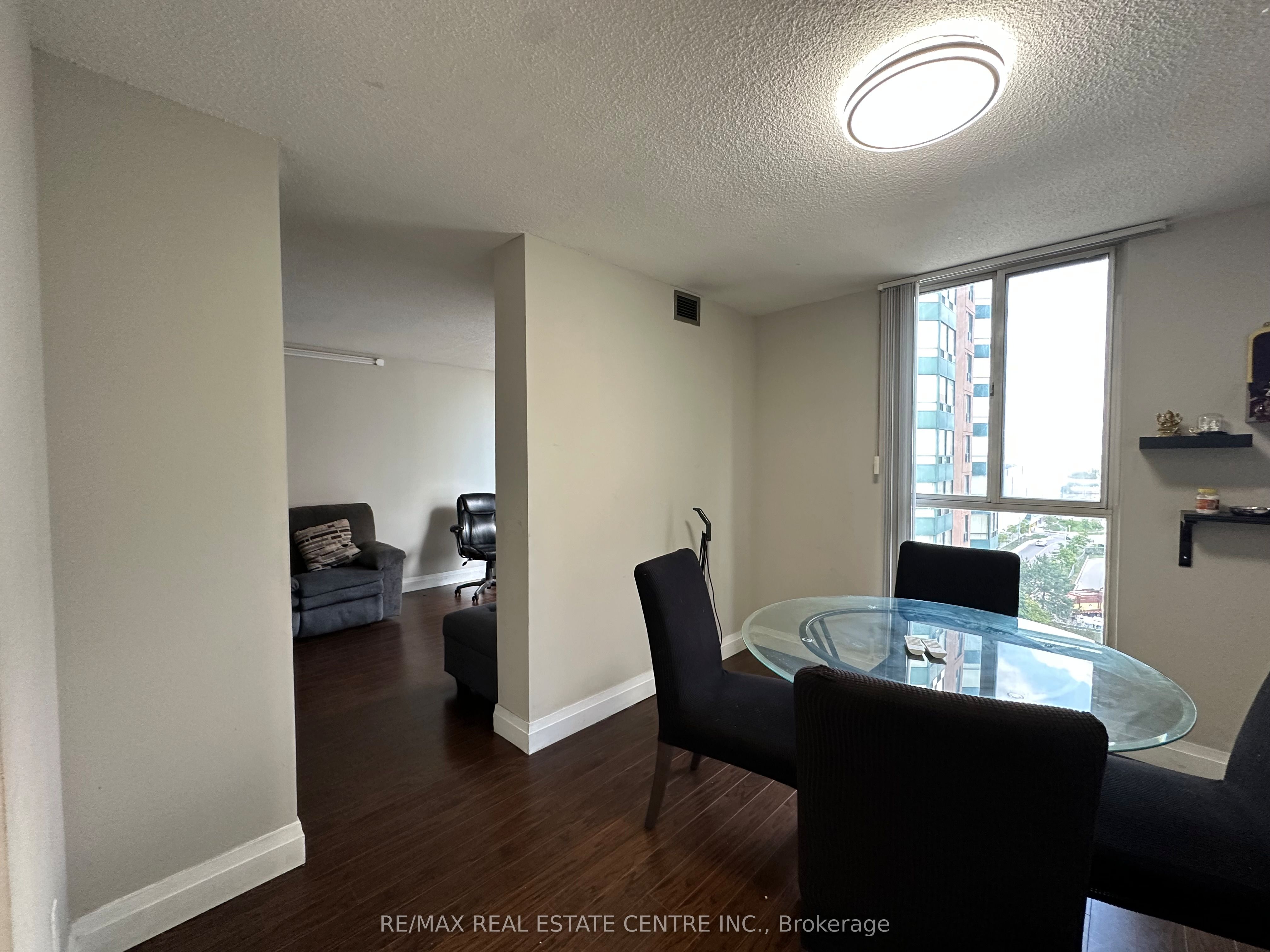 155 Hillcrest Avenue 912, Mississauga, ON L5B 3Z2 photo 4