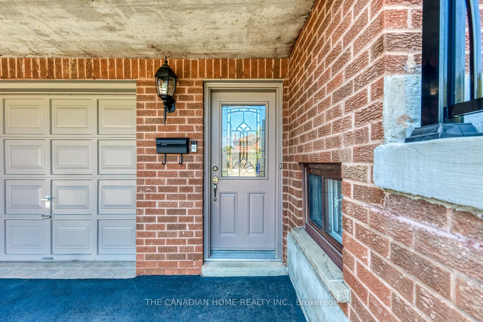 5472 Bourget Drive, Mississauga, ON L5R 3C9 photo 3