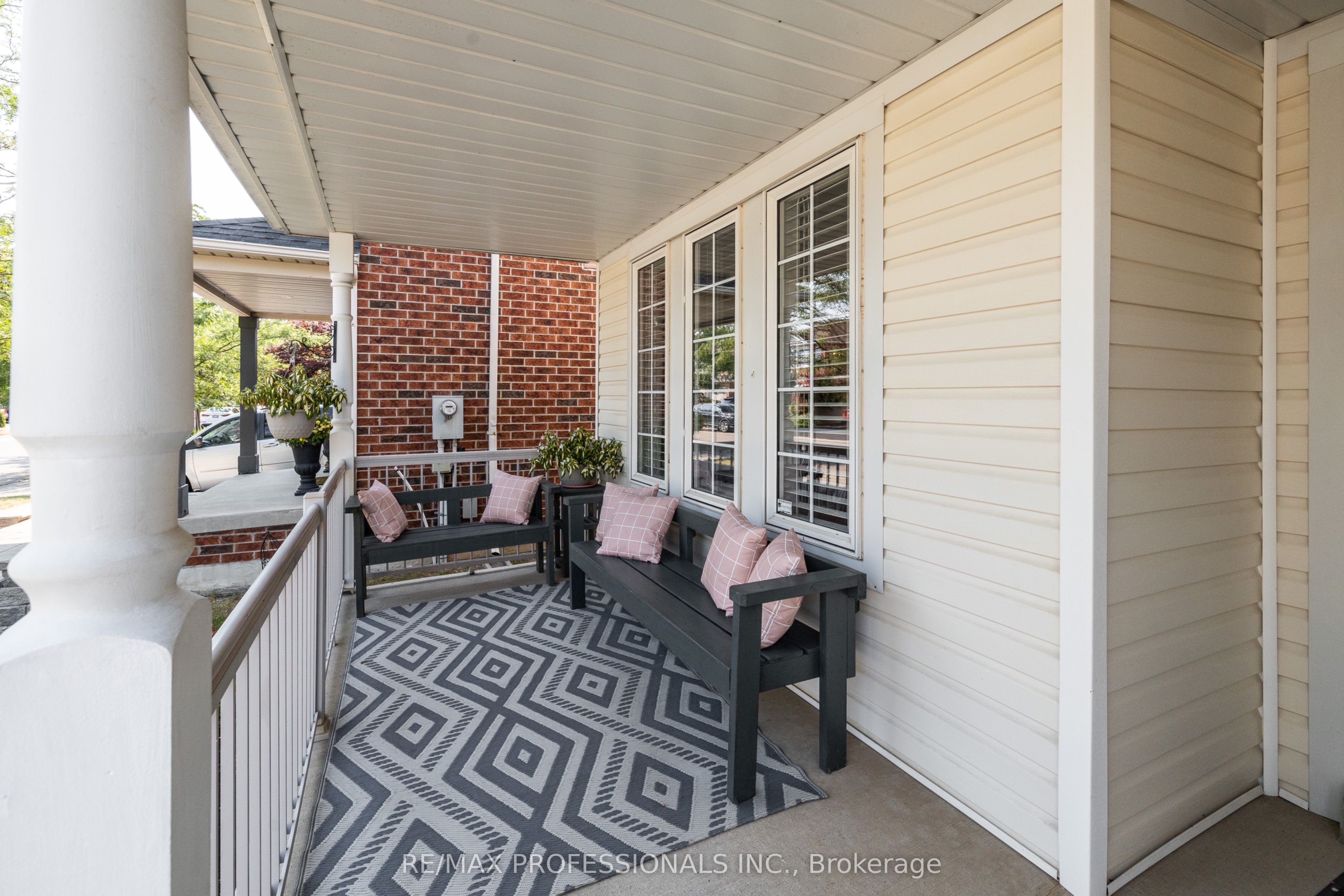 1245 Newell Street, Milton, ON L9T 6C2 photo 4