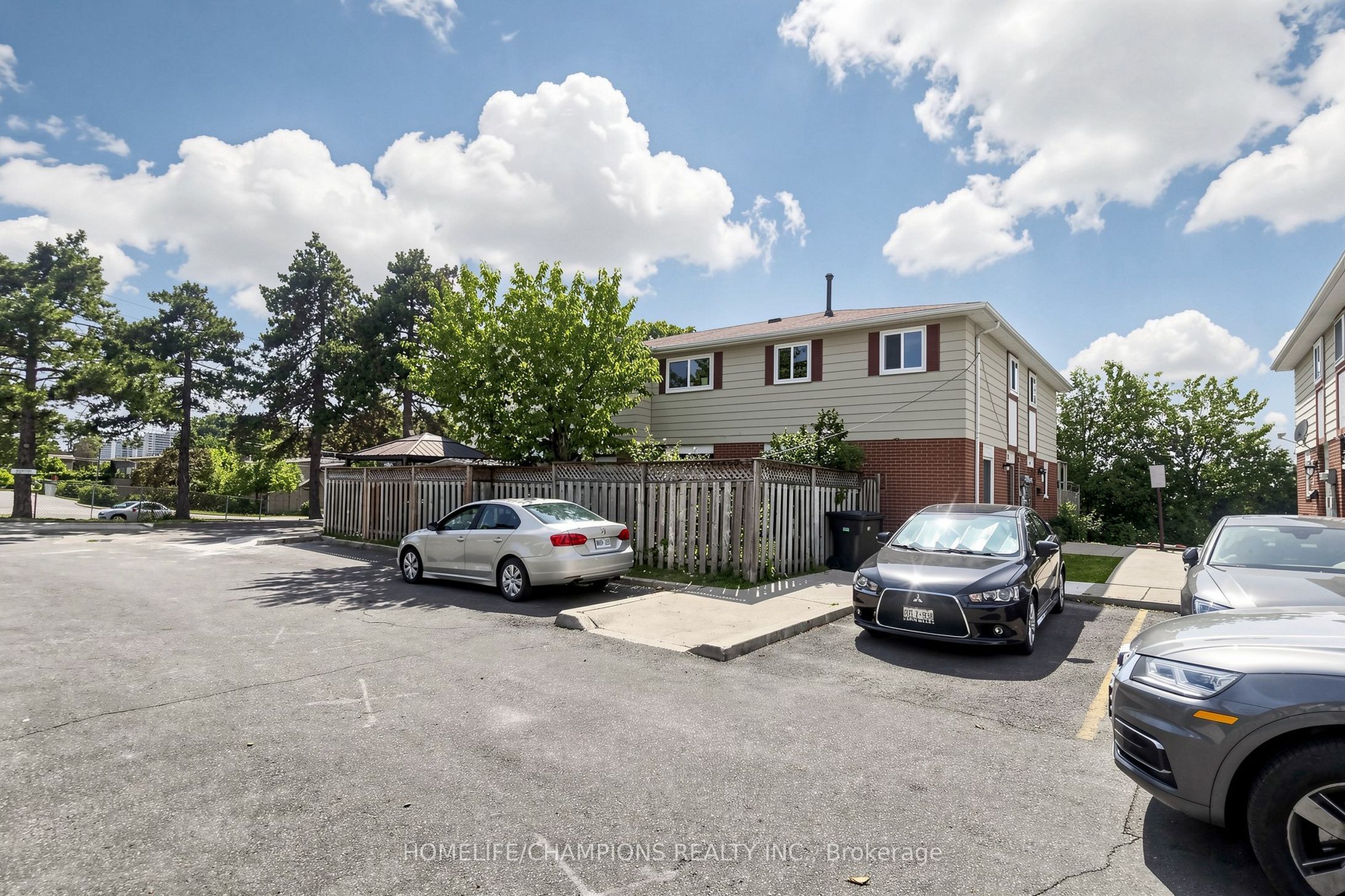 18 San Vito Way 18, Toronto, ON M3L 2G8 photo 2