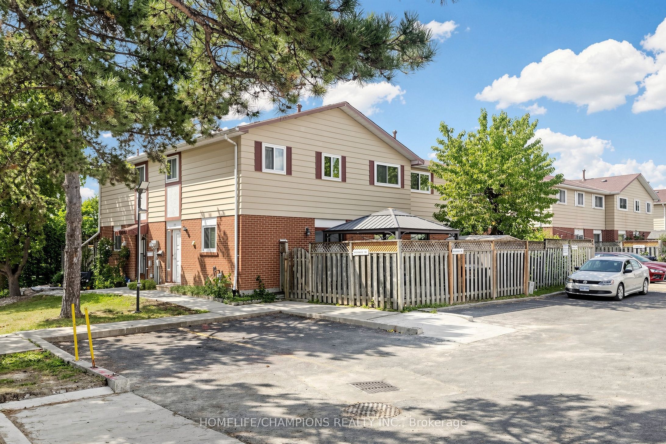 18 San Vito Way 18, Toronto, ON M3L 2G8 photo 3