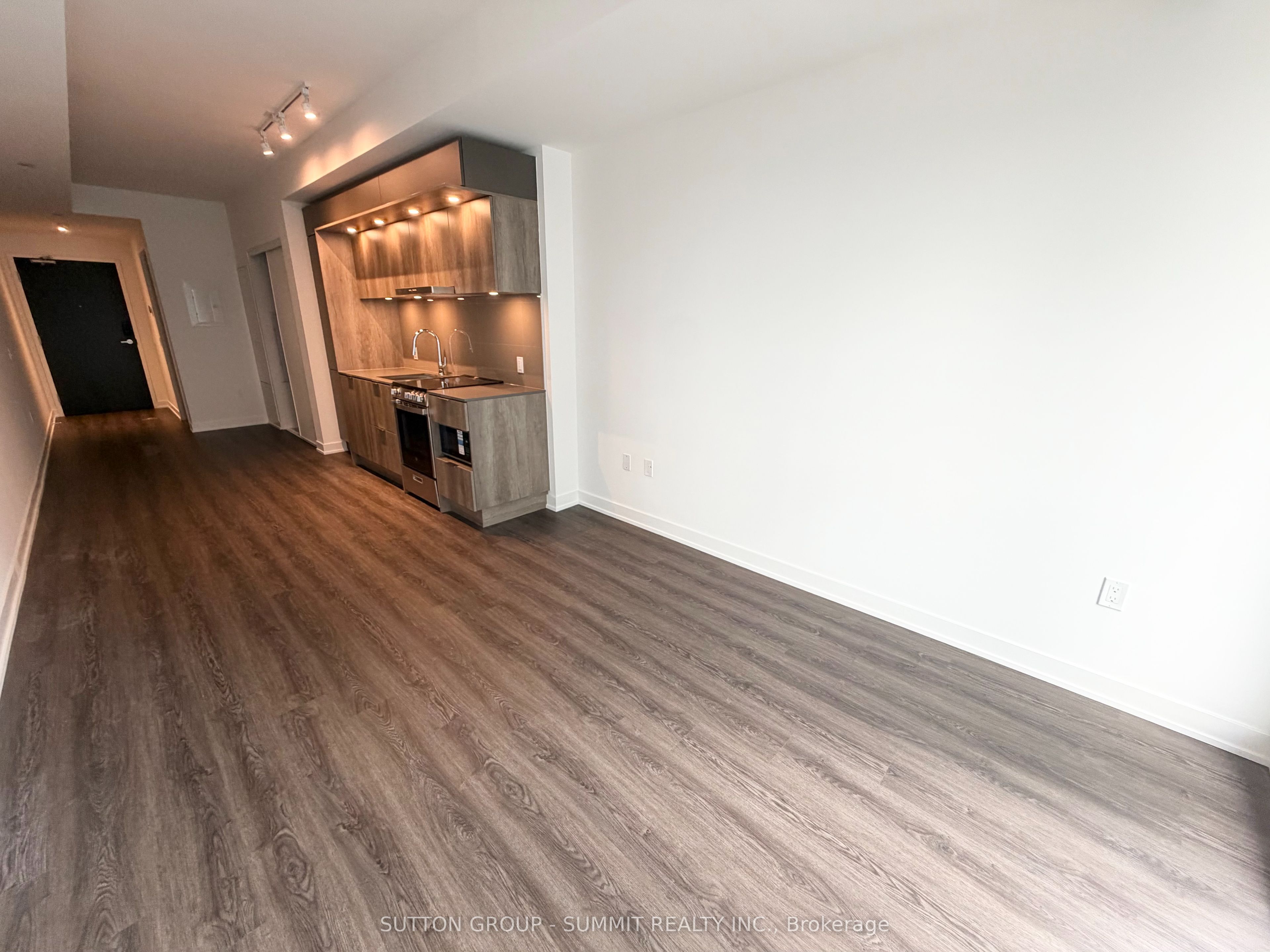 448 Burnhamthorpe Road W 324, Mississauga, ON L5B 0M3 photo 3