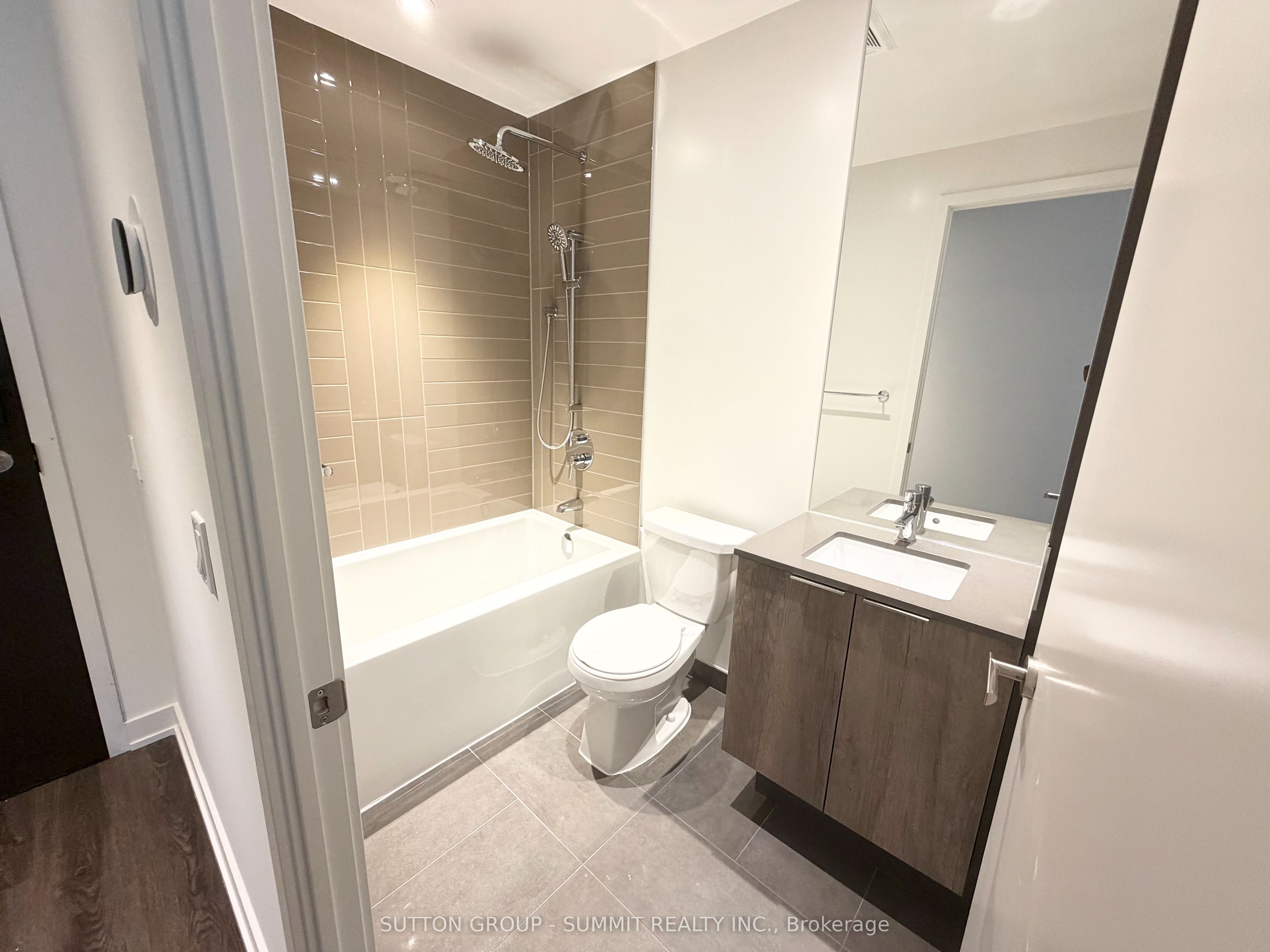 448 Burnhamthorpe Road W 324, Mississauga, ON L5B 0M3 photo 5