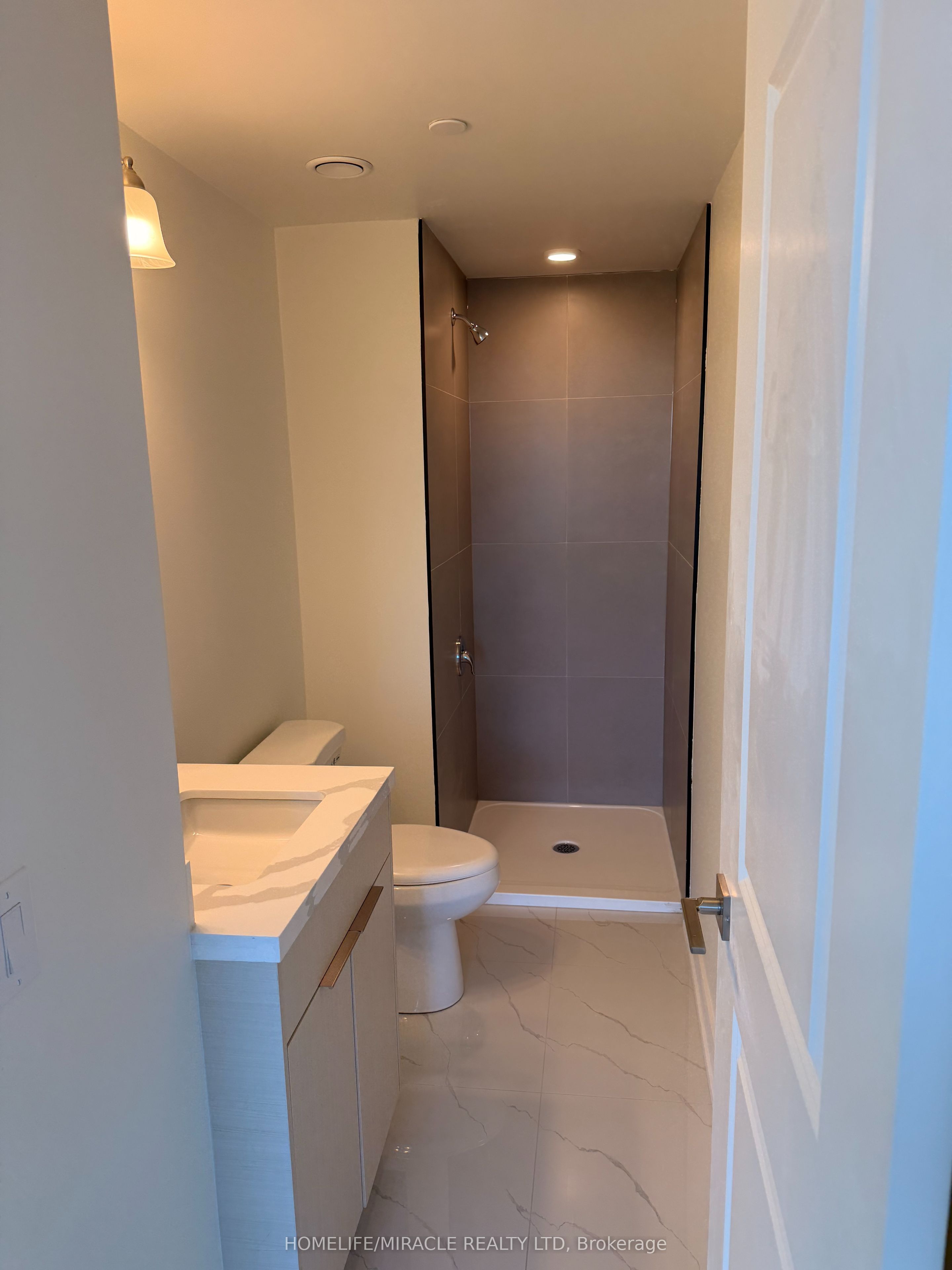 2825 Jane Street 404, Toronto, ON M3N 0A8 photo 3