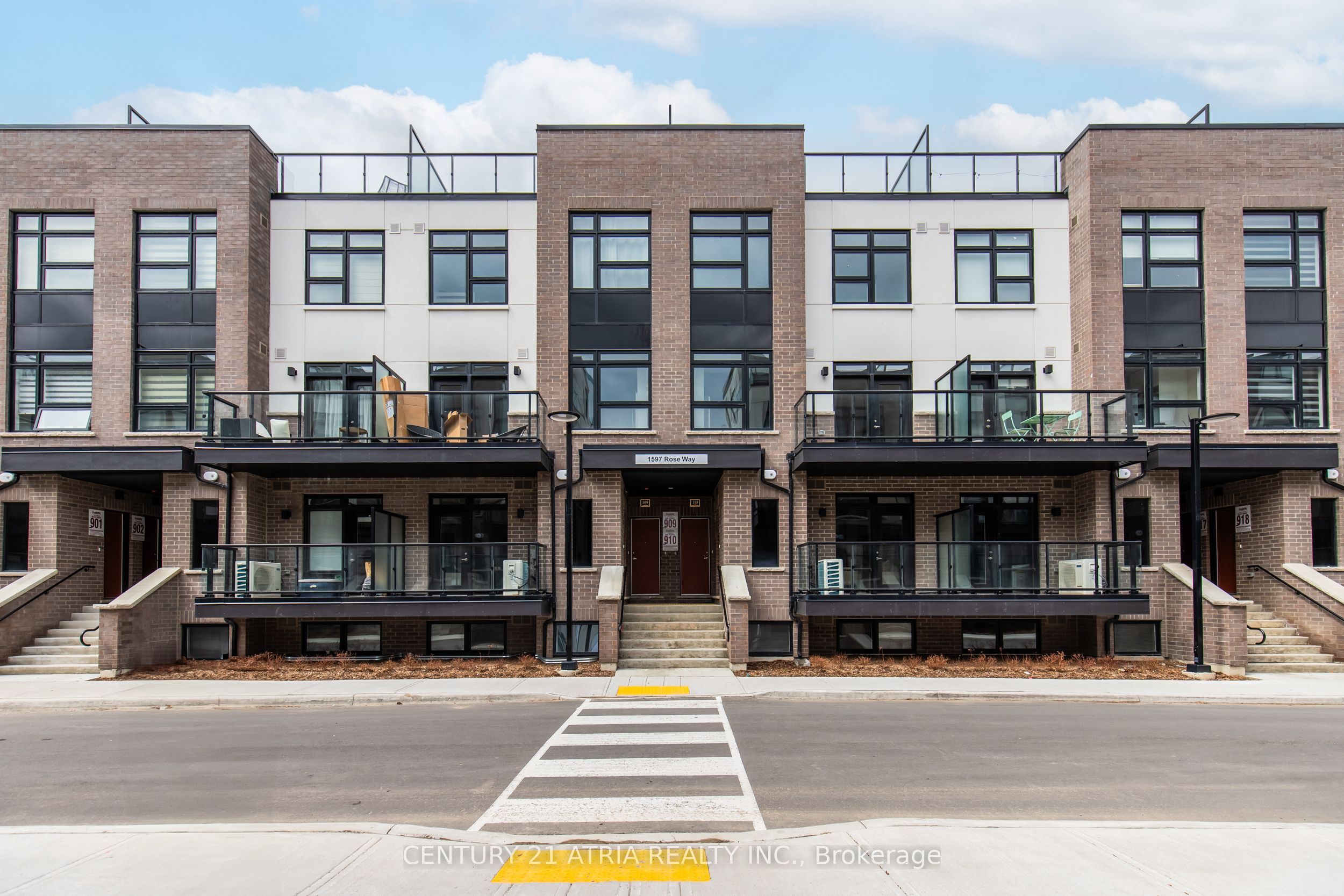 1597 Rose Way 112, Milton, ON L9E 1N4