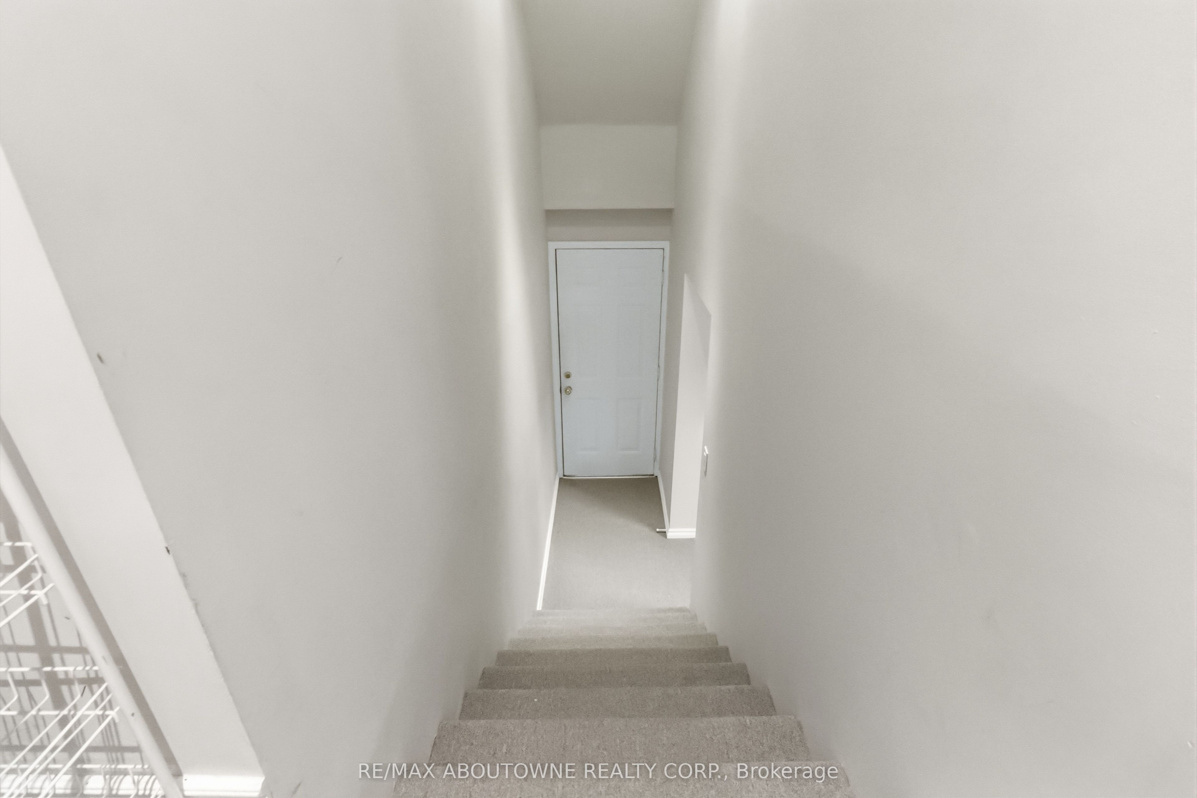 143 McCraney Street W BASEMENT, Oakville, ON L6H 1H5 photo 3