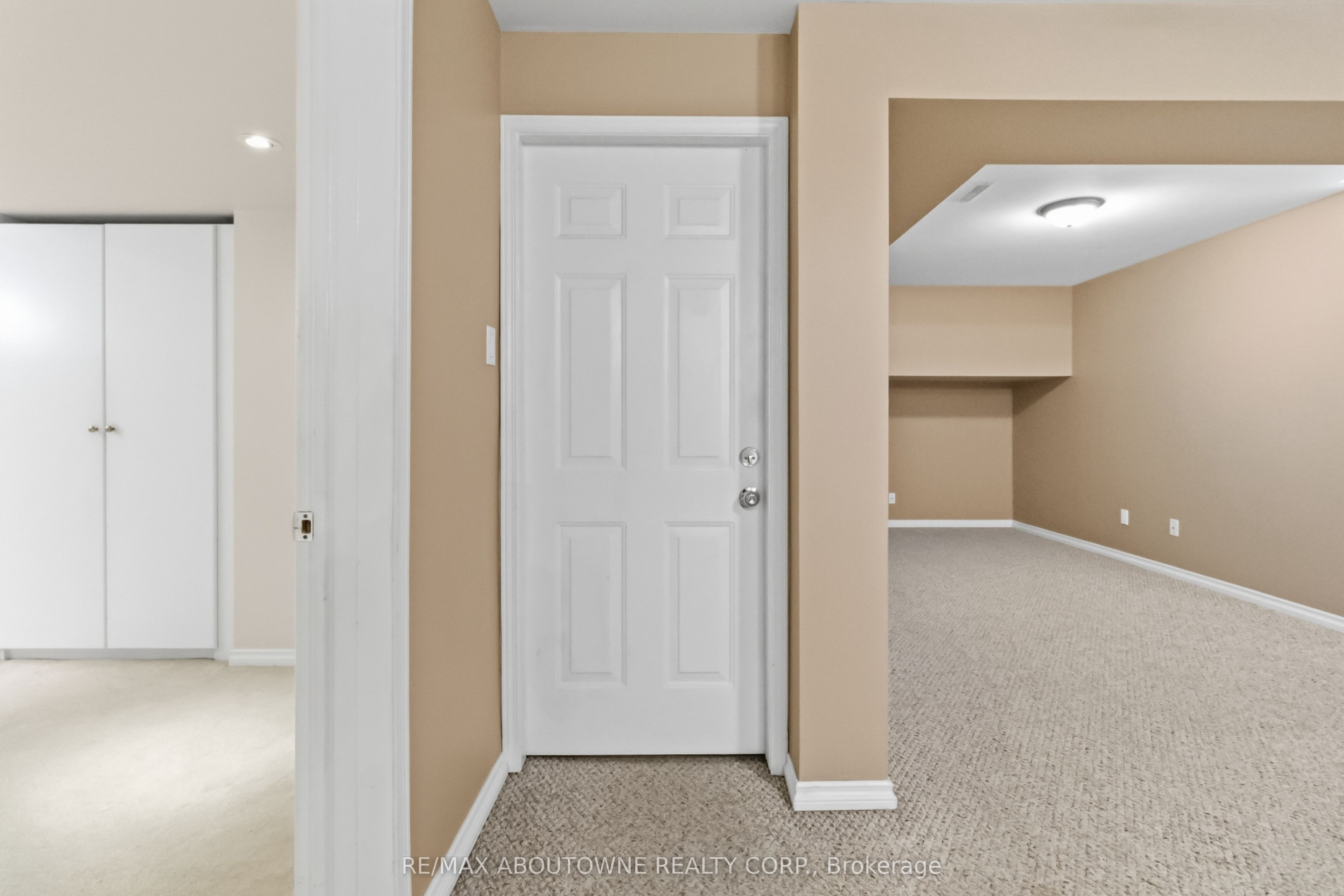 143 McCraney Street W BASEMENT, Oakville, ON L6H 1H5 photo 4