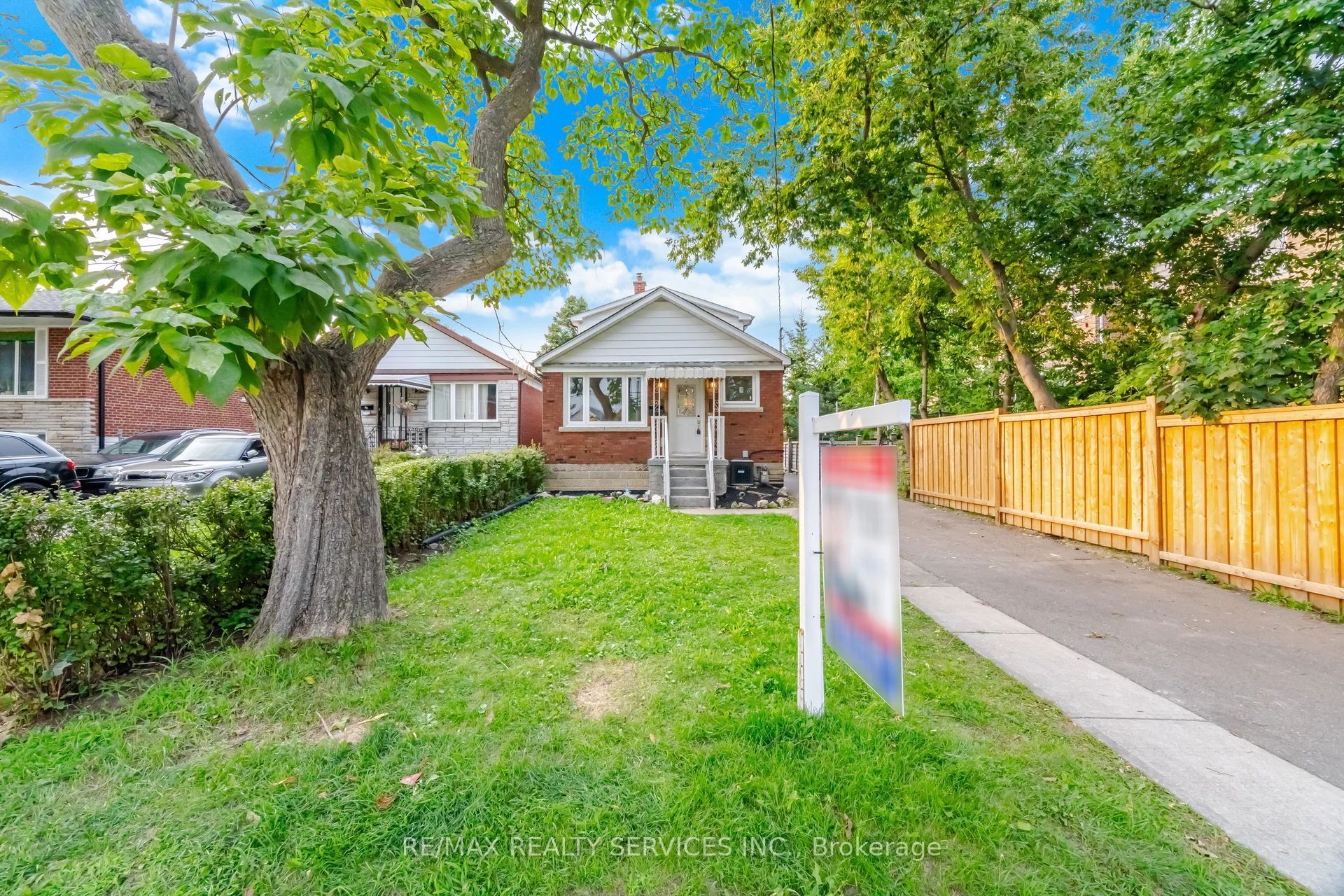 30 Elder Avenue, Toronto, ON M8W 1S4 photo 2