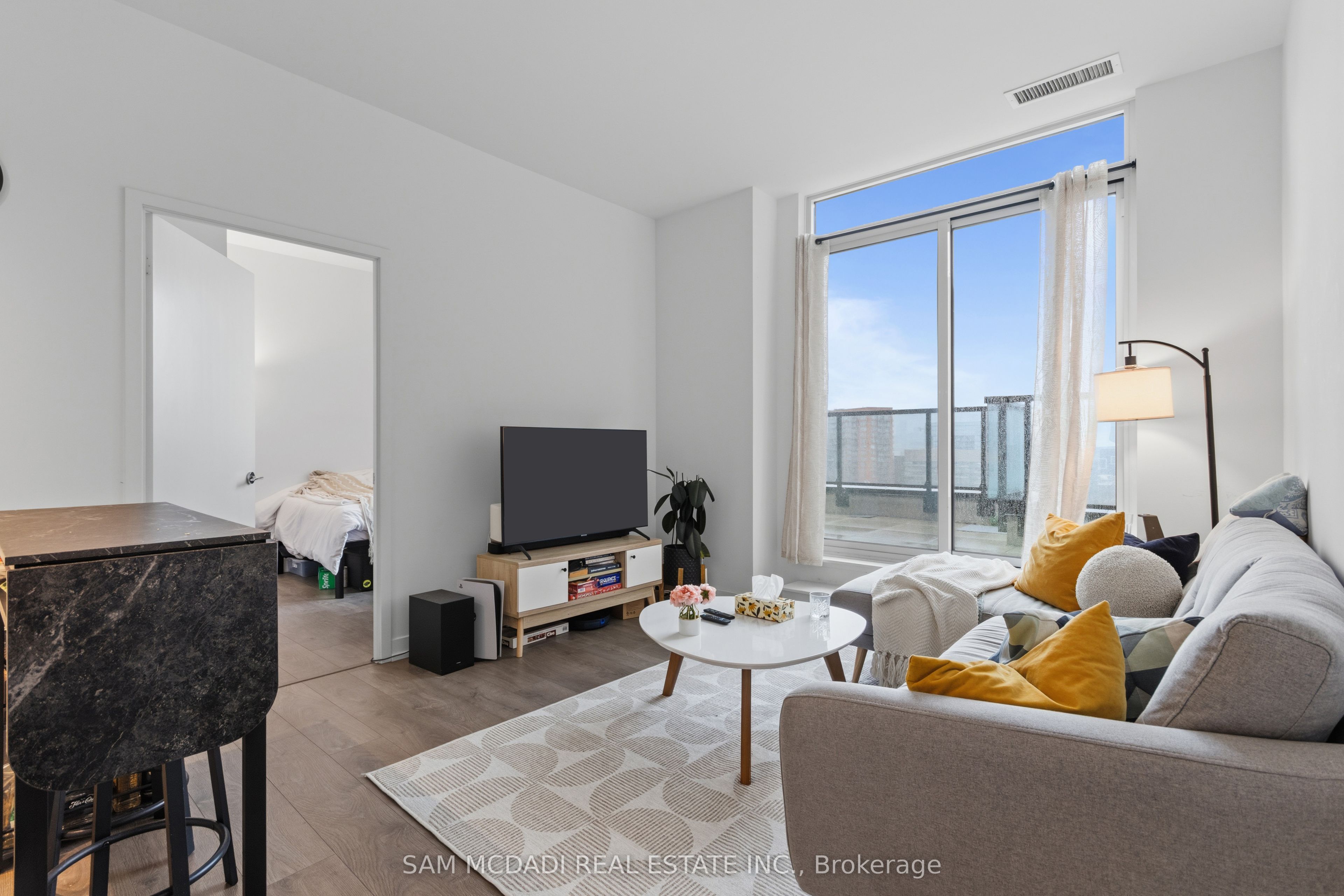 270 Dufferin Street PH01, Toronto, ON M6K 0H8 photo 2