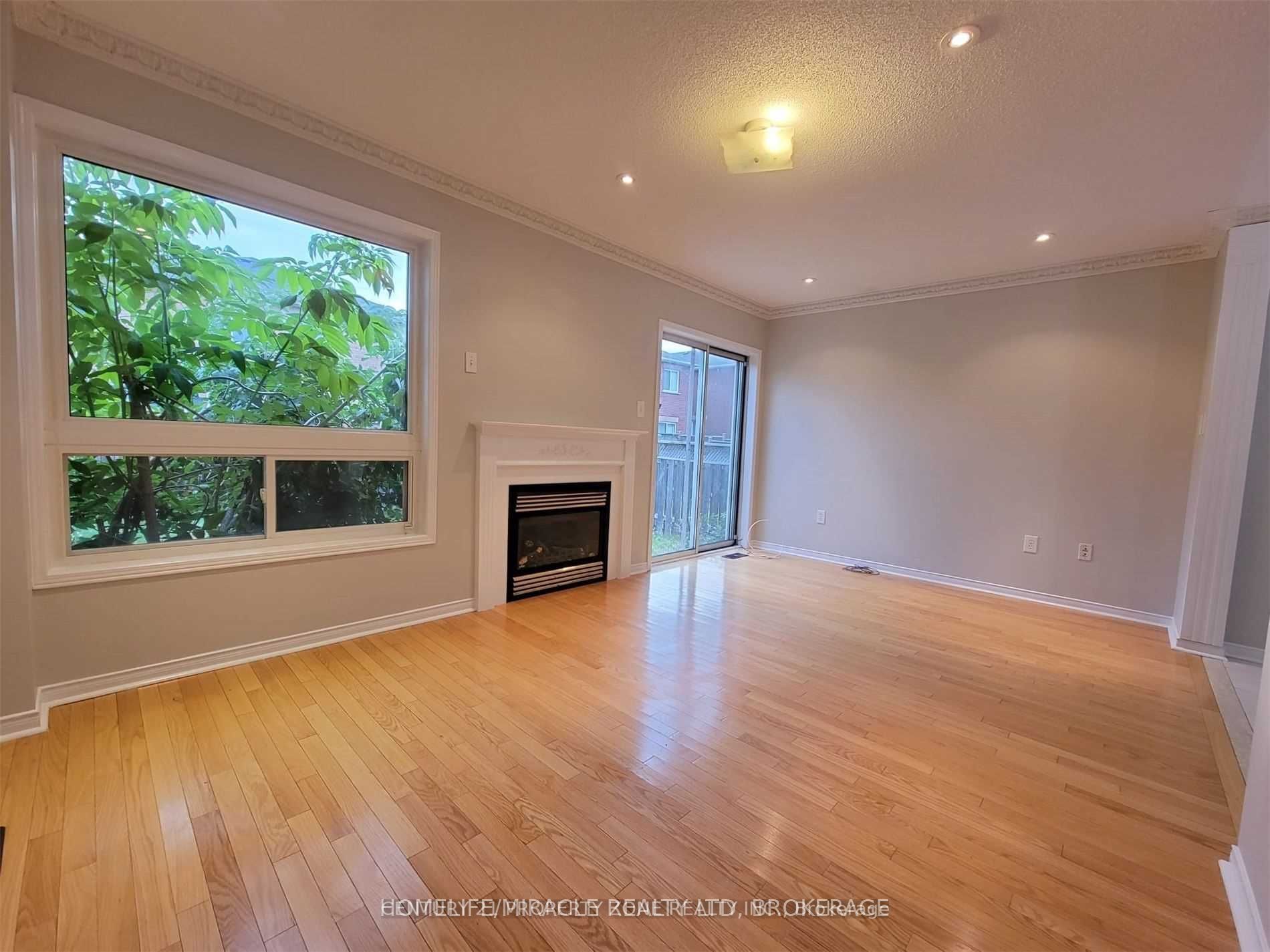 8 Galtee Road, Brampton, ON L6X 0J8 photo 2