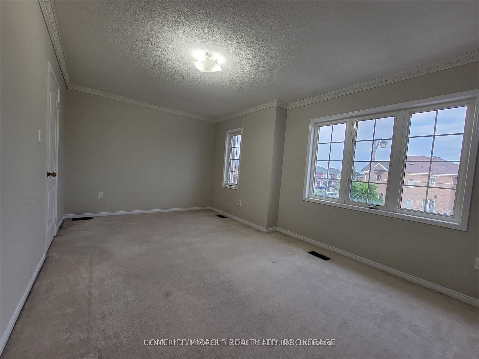 8 Galtee Road, Brampton, ON L6X 0J8 photo 3