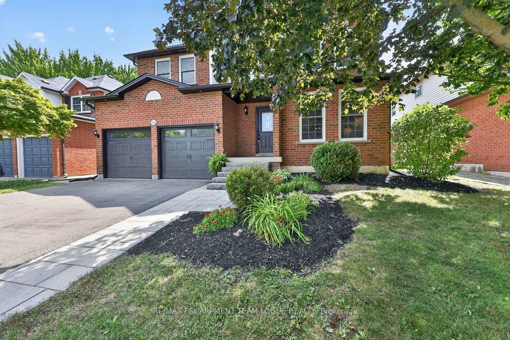 2114 Country Club Drive, Burlington, ON L7M 4A5 photo 2