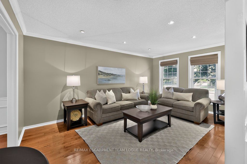 2114 Country Club Drive, Burlington, ON L7M 4A5 photo 5