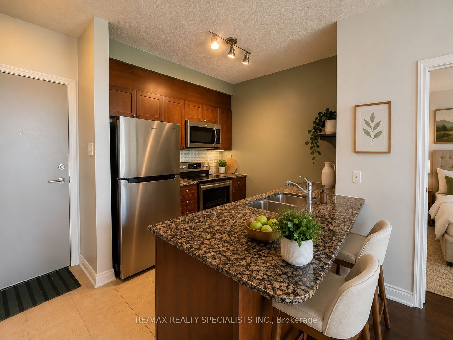 3525 Kariya Drive 306, Mississauga, ON L5B 0C2 photo 2
