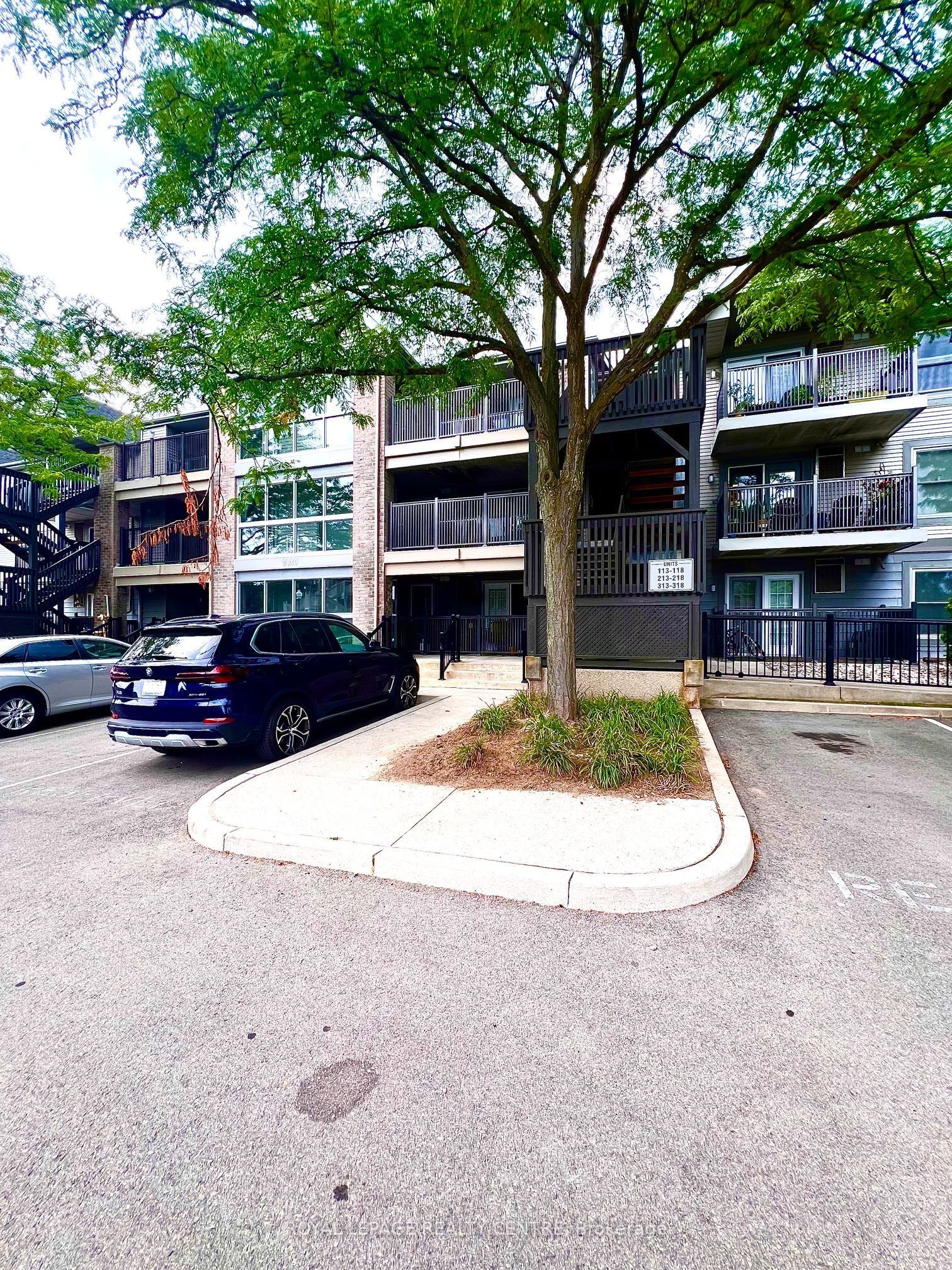 2040 Cleaver Avenue 115, Burlington, ON L7M 4C4 photo 2
