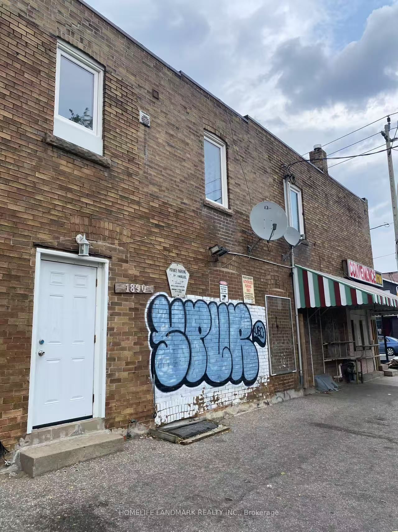 1890 Dufferin Street Second Floor, Toronto, ON M6E 3P7