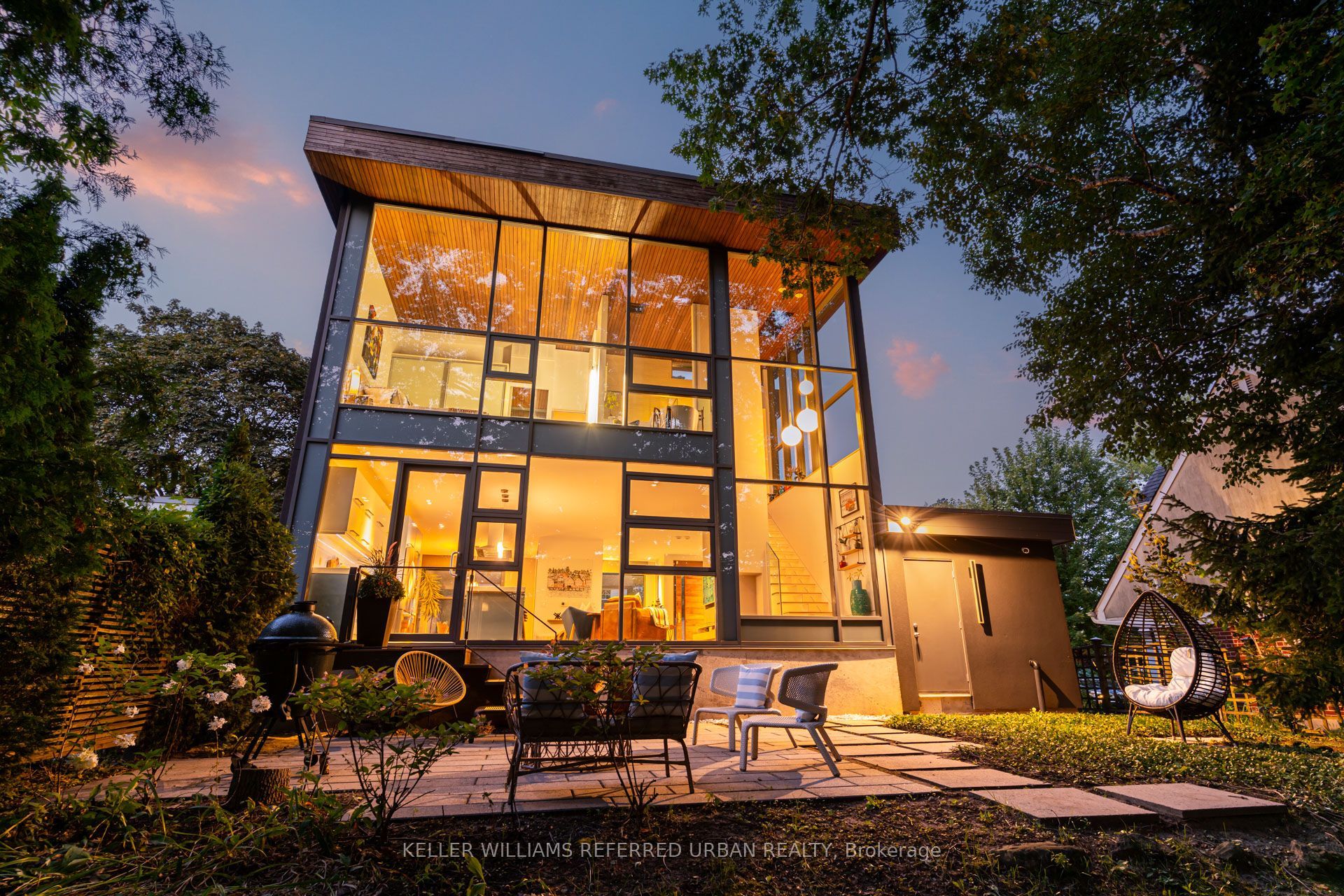 28 Beaucourt Road, Toronto, ON M8Y 3G2 photo 2