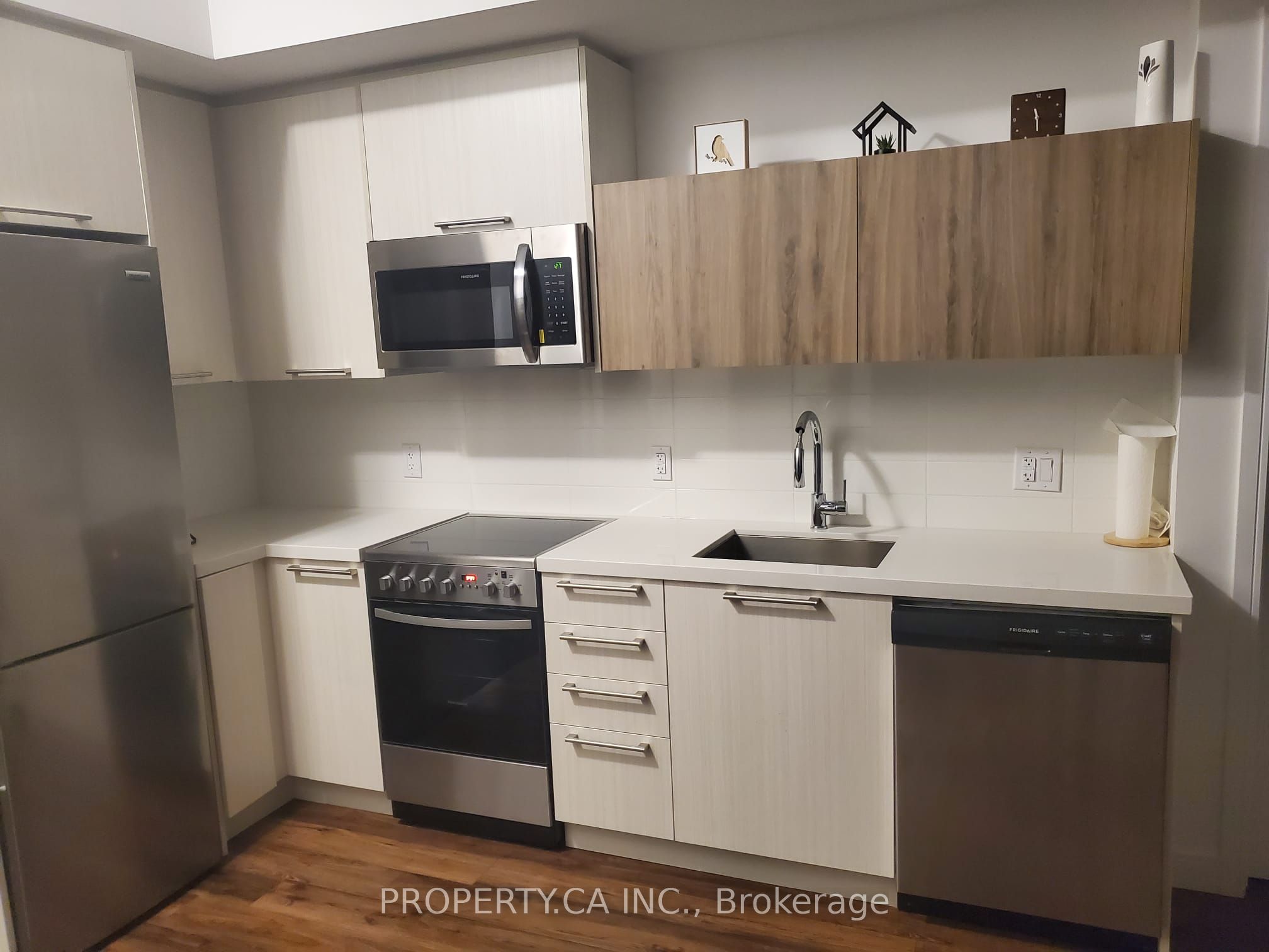 25 Neighbourhood Lane 104, Toronto, ON M9Y 0C4 photo 5
